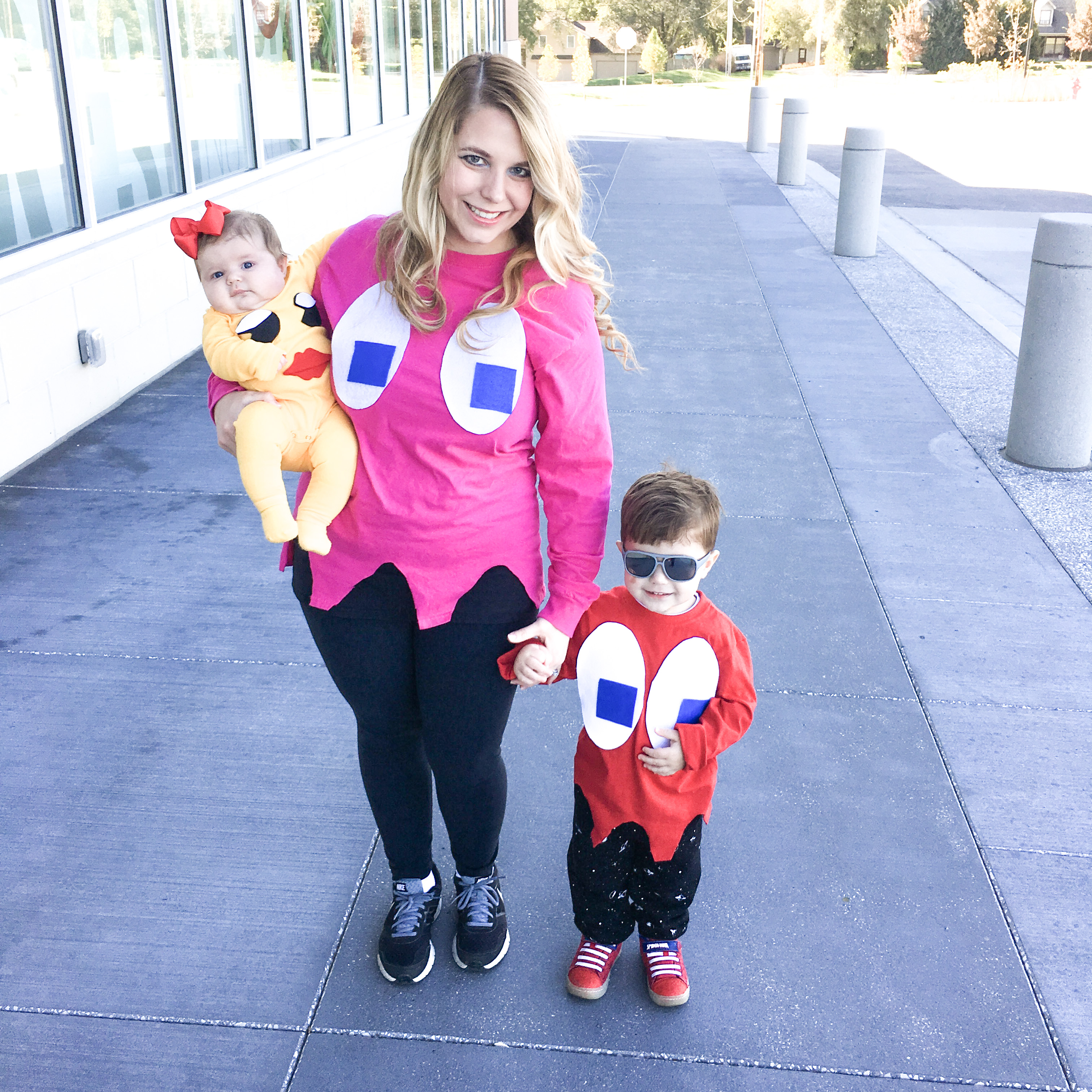 Ms. Pacman and Ghosts Costumes! Here's a DIY family Halloween costume idea that is easy to put together, even as a last-minute Halloween costume! This family Halloween costume could also be adapted to a regular Pac-man for a boy infant or toddler. Pacman and Ms. Pacman costumes would also be great for cosplay or dress-up outside of Halloween, too!