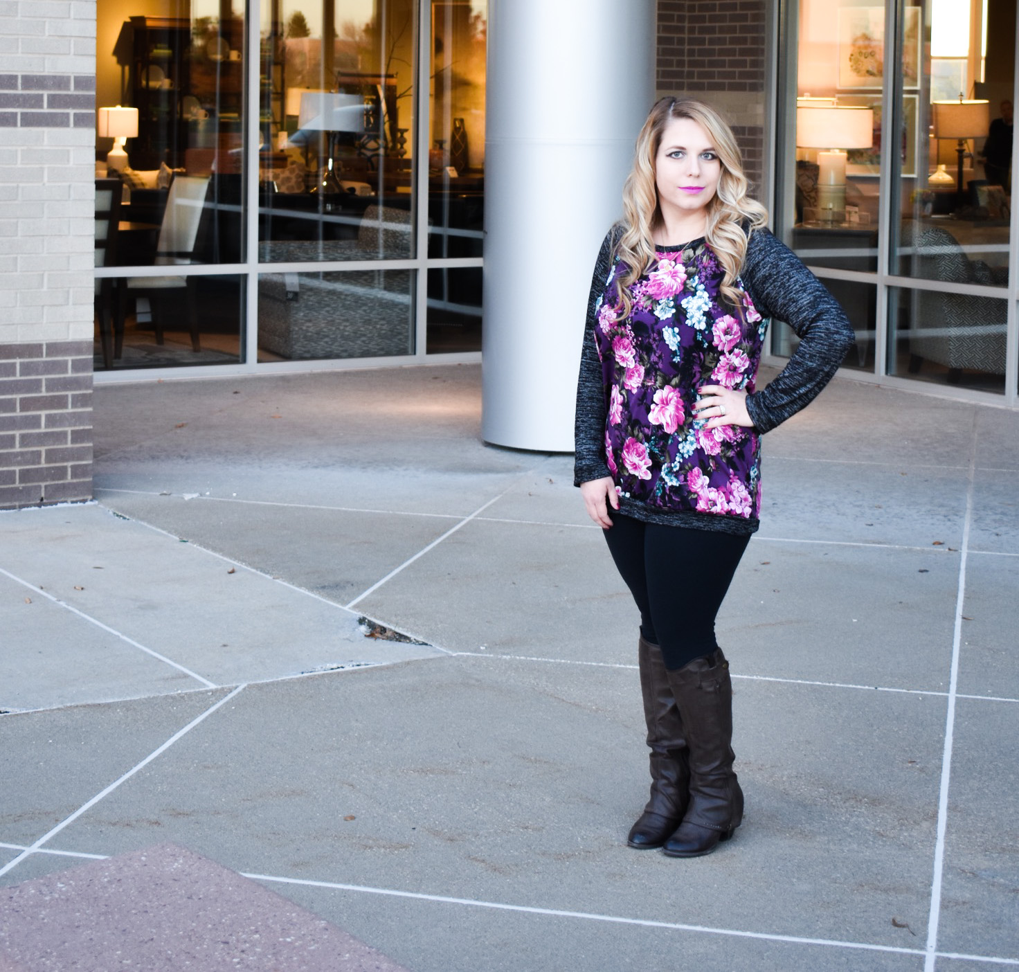 This black colorblock floral top is super comfortable and effortlessly stylish! The perfect addition to any stay-at-home mom wardrobe or an easy weekend look for any mama! SAHM clothes are difficult to find, but this black colorblock floral top checks all the boxes! And, it's nice and stretchy, so you could keep wearing it if you find yourself needing stylish maternity clothes in the future. Thanks, PinkBlush! [ad]