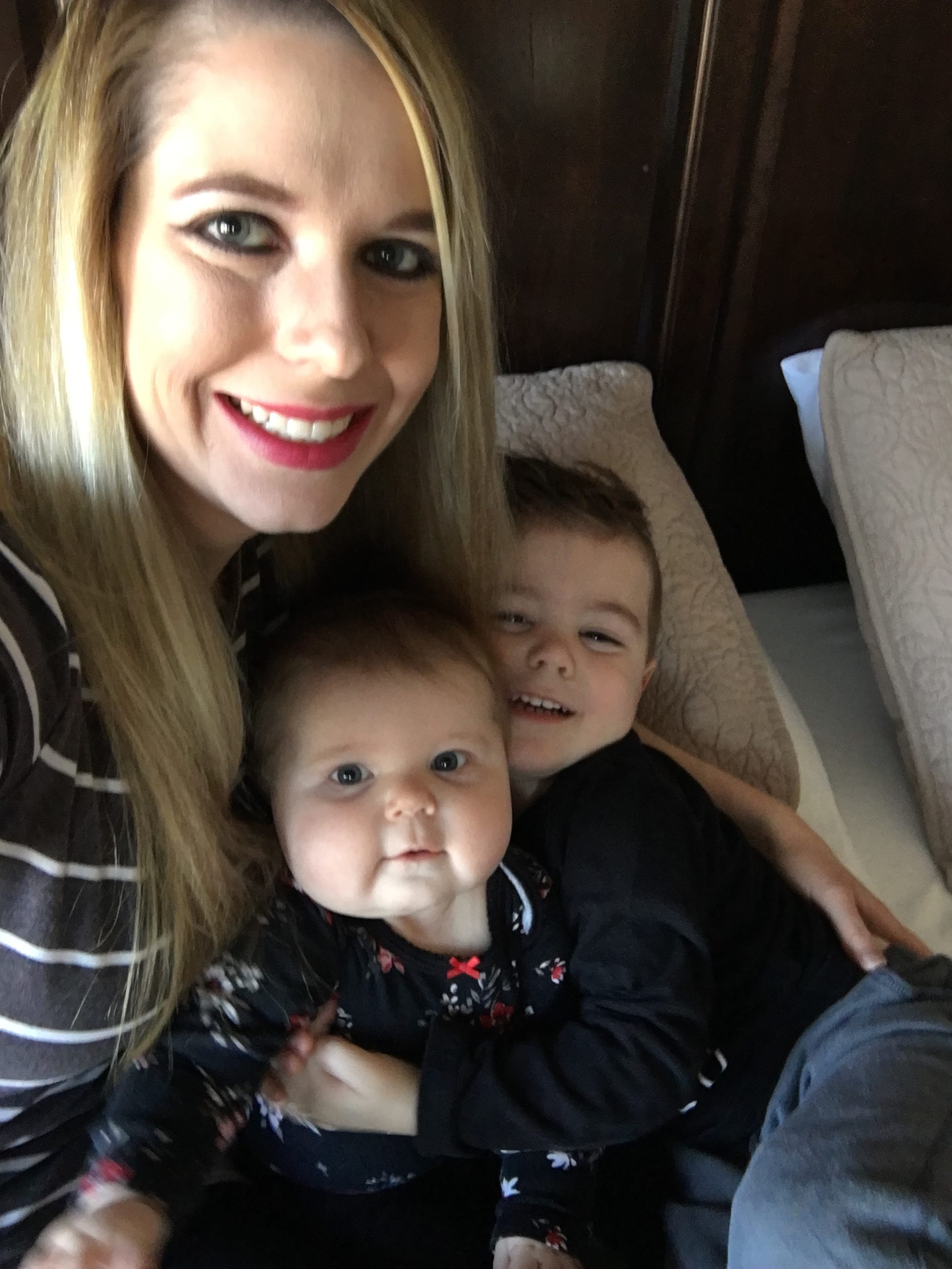 Day in the Life of a Stay-at-Home Mom of 2! Ever wondered what a SAHM does all day? How do moms of 2 schedule their day? How do you keep 2 kids busy all day? Here's a typical day in the life of a SAHM to 2!