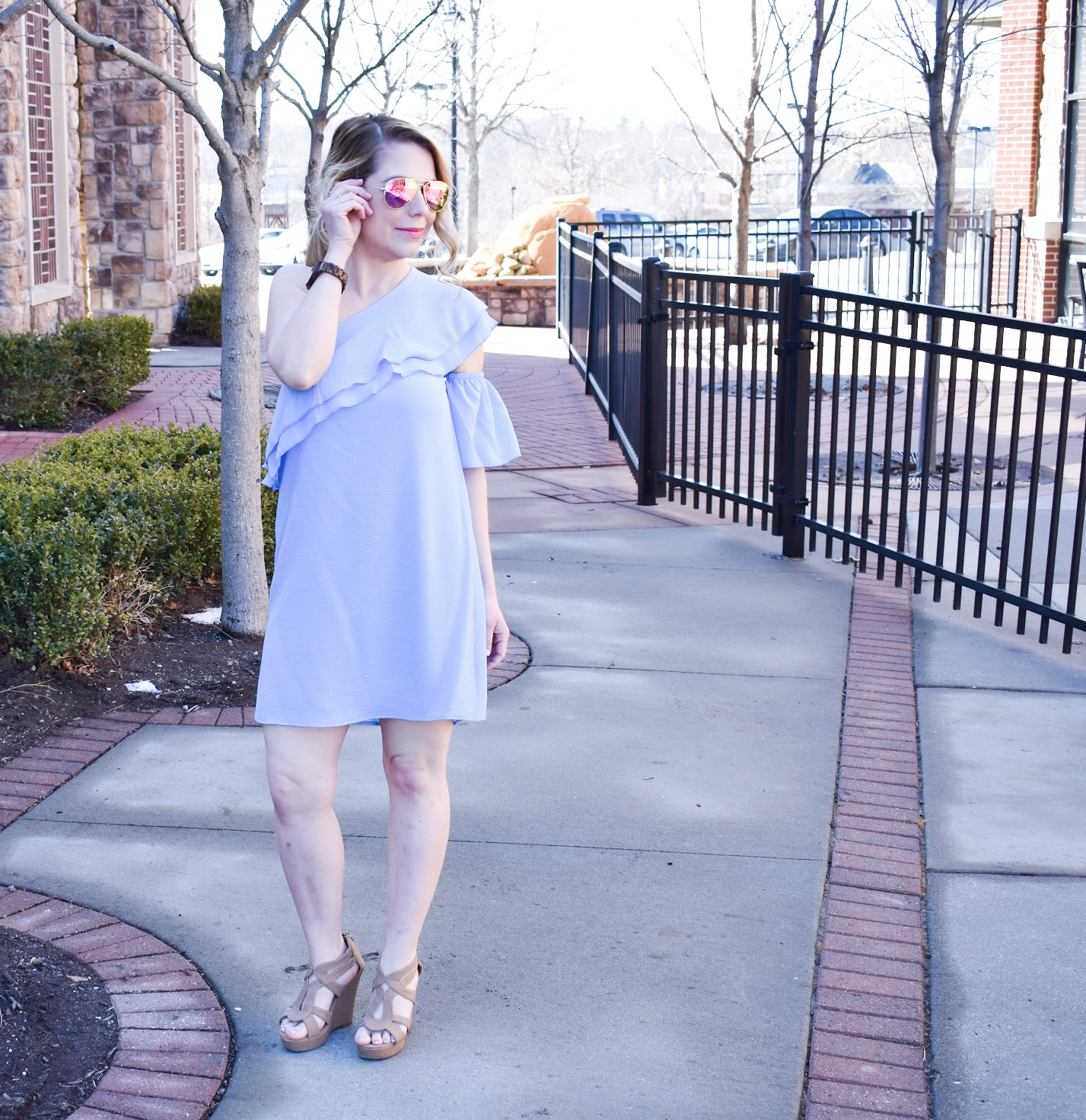 Top 5 Spring Fashion Trends 2018 - Wondering what the top spring trends will be in 2018? Fashion blogger COVET by tricia shares her top 5 spring must-haves to get you ready for warmer weather! From clothes to accessories, here's what your closet needs to be ready for spring 2018.