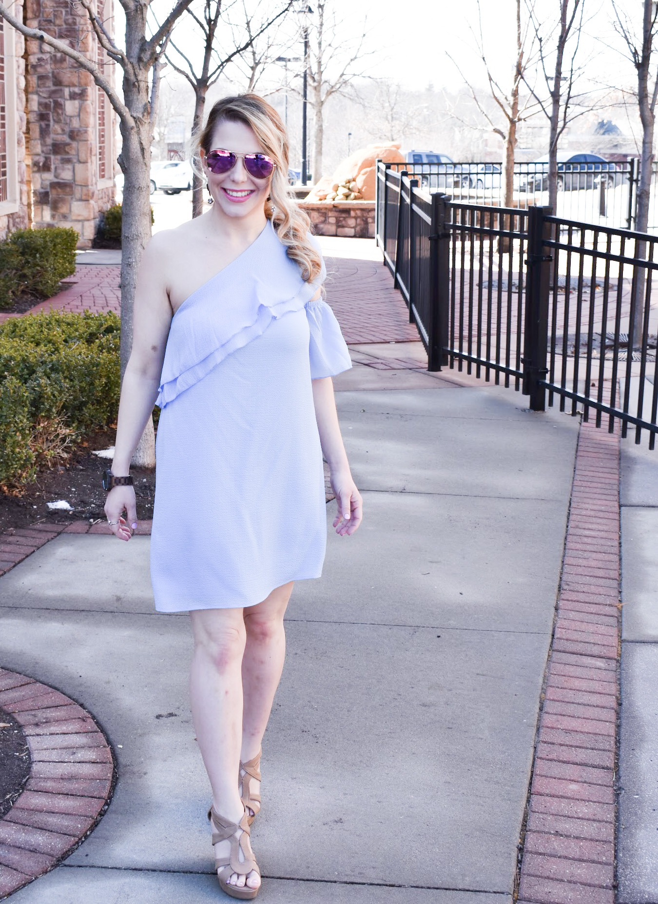 Top 5 Spring Fashion Trends 2018 - Wondering what the top spring trends will be in 2018? Fashion blogger COVET by tricia shares her top 5 spring must-haves to get you ready for warmer weather! From clothes to accessories, here's what your closet needs to be ready for spring 2018.