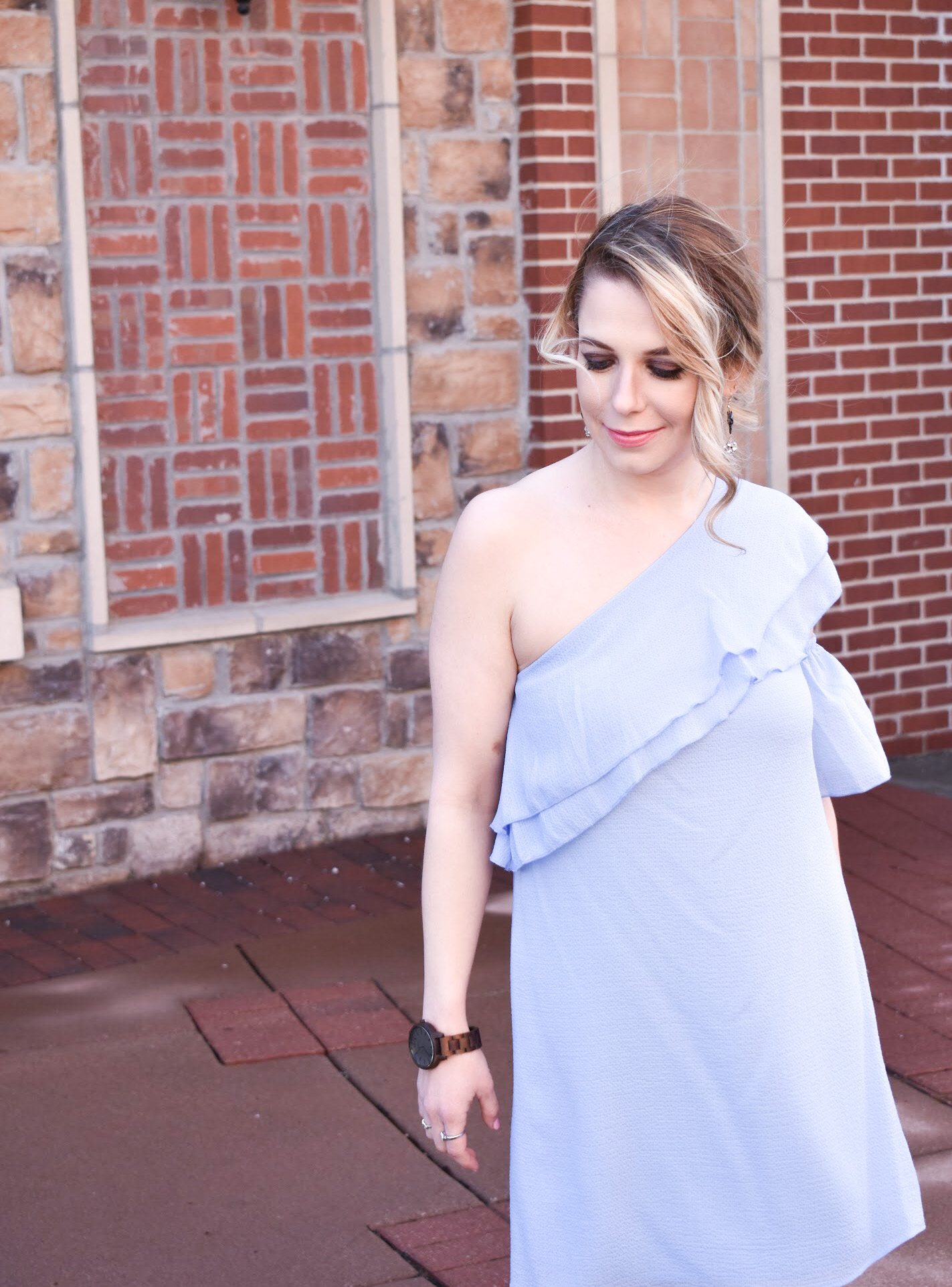Top 5 Spring Fashion Trends 2018 - Wondering what the top spring trends will be in 2018? Fashion blogger COVET by tricia shares her top 5 spring must-haves to get you ready for warmer weather! From clothes to accessories, here's what your closet needs to be ready for spring 2018.