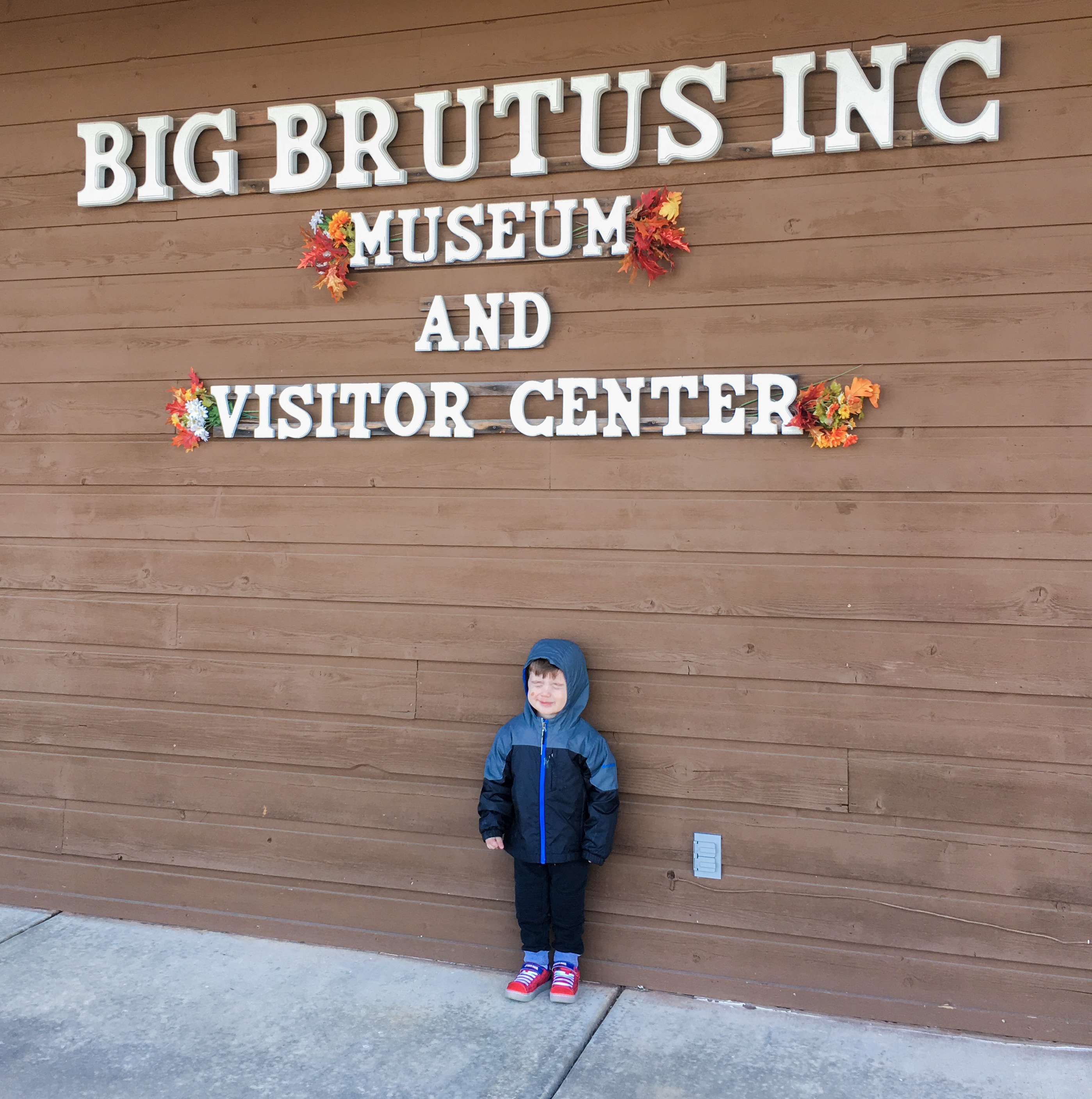 What to Do in Pittsburg,Kansas - Pittsburg is one of the largest cities in southeast Kansas! If you're planning to travel to Pittsburg, KS, here is a Pittsburg Kansas Travel Guide to show you how I kept myself and two kids busy in southeast Kansas!