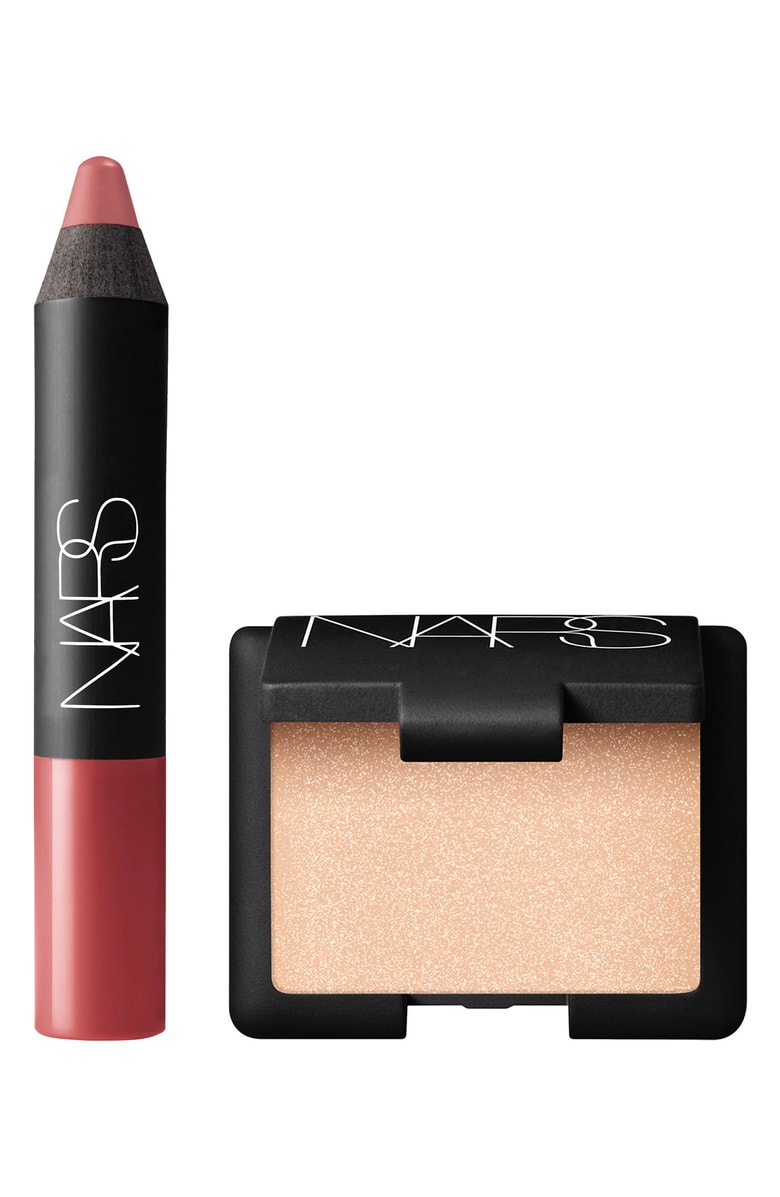 Nordstrom Anniversary Sale 2018 Beauty Picks - NSALE 2018 Makeup and Hair // Looking for the best makeup on the 2018 Nordstrom Anniversary Sale? Top blogger picks for NSALE makeup and hair are right here, from MAC to Drybar and everything in between! The most popular products are selling out fast, so grab yours now! #NSALE #Nordstrom #NordstromAnniversarySale #NSALE2018 #Beauty #Makeup #Hair #BeautyBlogger