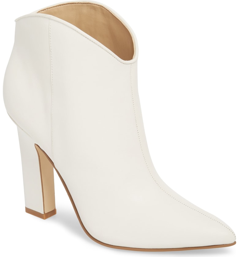 Nordstrom Anniversary Sale Picks Womens Shoes - Top NSALE Picks for Womens Boots, NSALE Womens Shoes! Here are your best deals for womens shoes on the Nordstrom Anniversary Sale! If you're petite, take note of the best booties for short legs and tips on choosing shoes to elongate your legs. #NSALE #Nordstrom #NSALE2018 #AnniversarySale #NordstromAnniversarySale