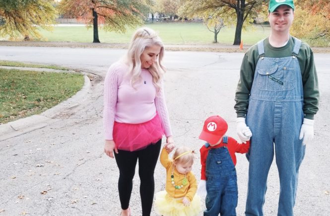 Super Mario Halloween Costumes Family - DIY Family Halloween Costume Ideas for the Super Mario-loving family! Mario Costume, Luigi Costume, Princess Peach Costume, and Princess Daisy Costume come together for a Super Mario Family Halloween Costume that will surely be a hit! #Halloween #FamilyCostumes #Mario