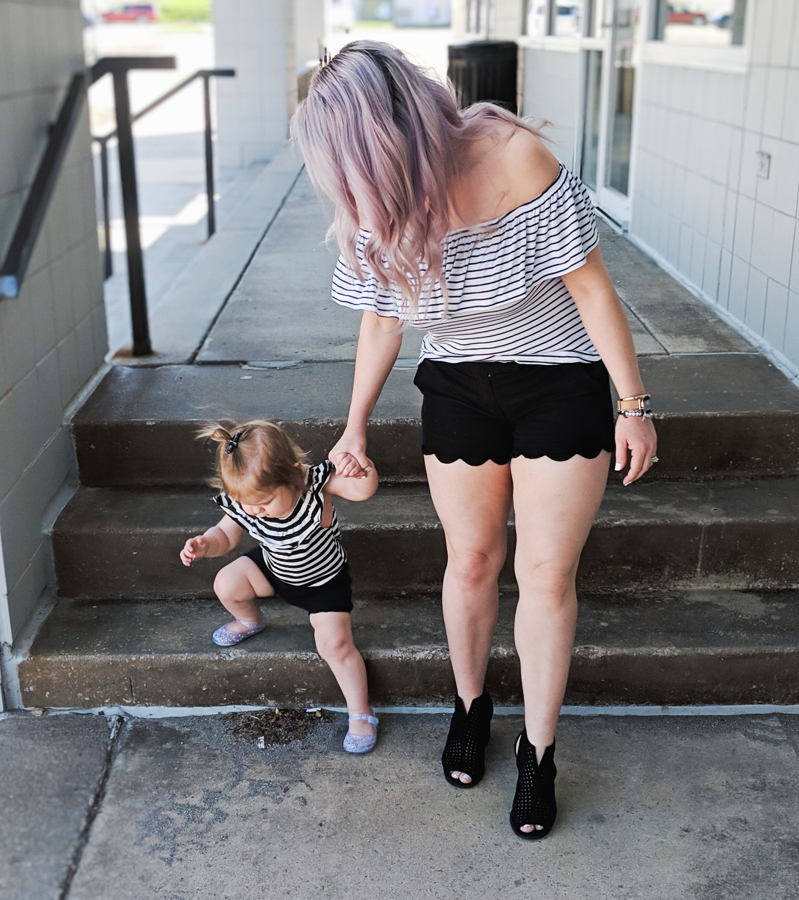 Affordable Mommy and Me Twinning Outfit Ideas: Matching outfits for mom and daughter that you can create with items already in your closets! How to get in on the trend of matching your kids affordably! Cute Mommy and Me twinning outfits 2019. #girlmom #mommyandme #twinning