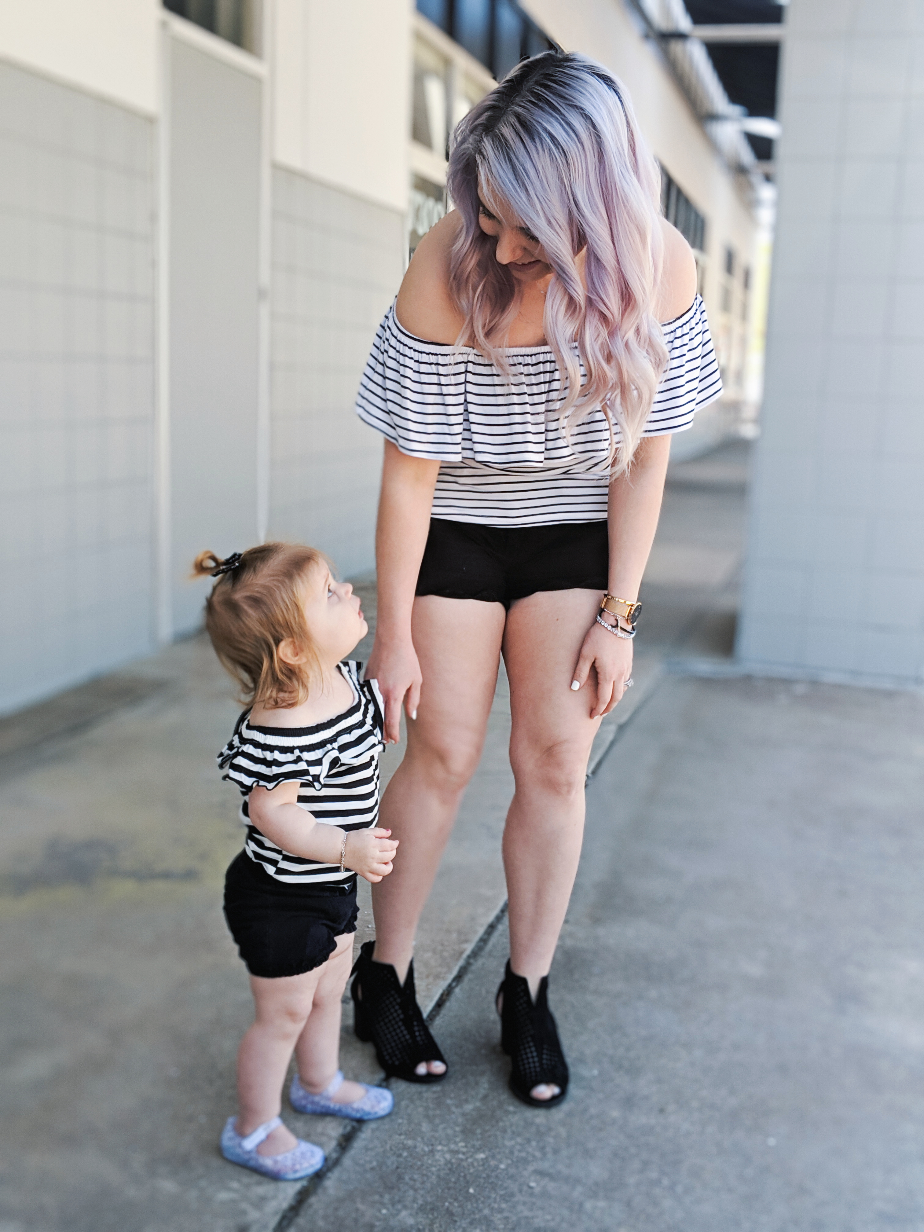 Affordable Mommy and Me Twinning Outfit Ideas: Matching outfits for mom and daughter that you can create with items already in your closets! How to get in on the trend of matching your kids affordably! Cute Mommy and Me twinning outfits 2019. #girlmom #mommyandme #twinning