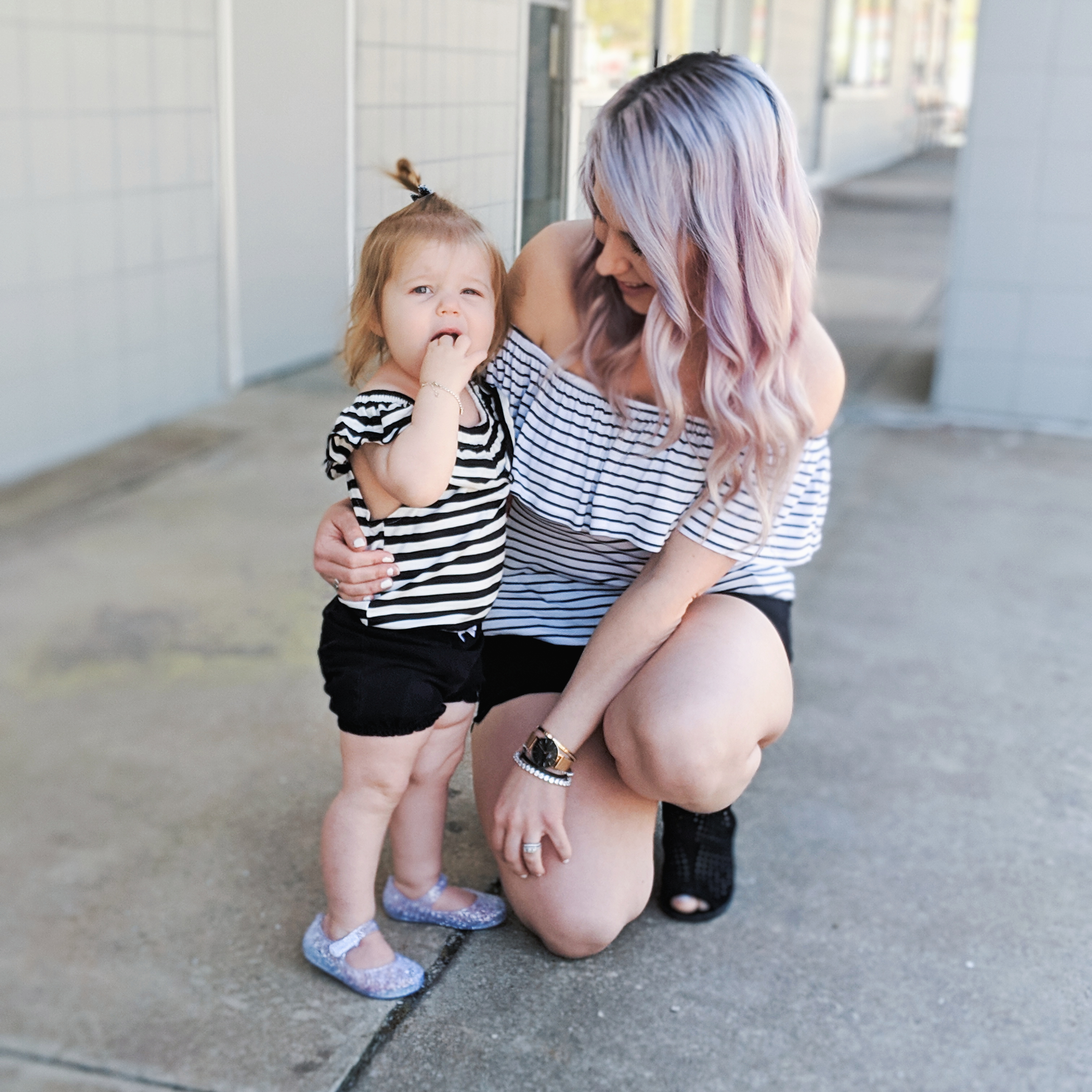 Affordable Mommy and Me Twinning Outfit Ideas: Matching outfits for mom and daughter that you can create with items already in your closets! How to get in on the trend of matching your kids affordably! Cute Mommy and Me twinning outfits 2019. #girlmom #mommyandme #twinning