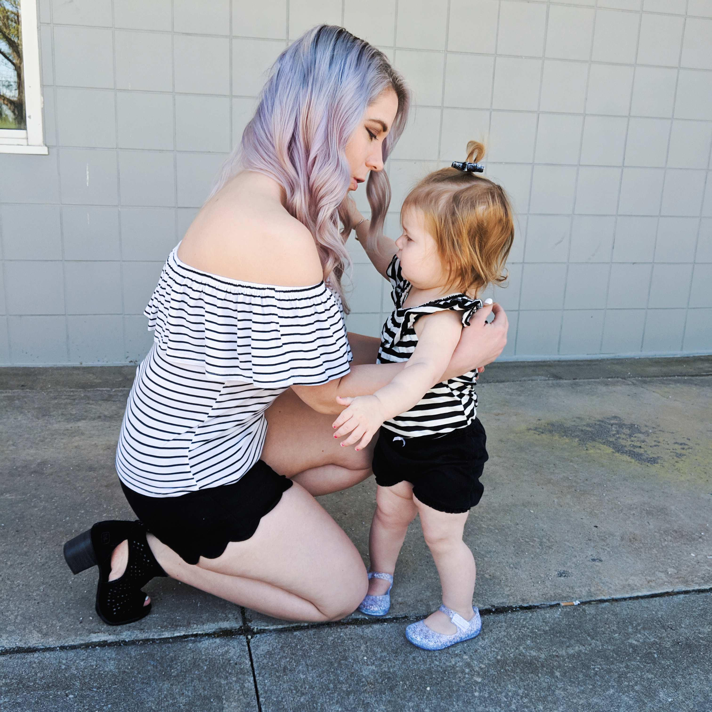 Affordable Mommy and Me Twinning Outfit Ideas: Matching outfits for mom and daughter that you can create with items already in your closets! How to get in on the trend of matching your kids affordably! Cute Mommy and Me twinning outfits 2019. #girlmom #mommyandme #twinning