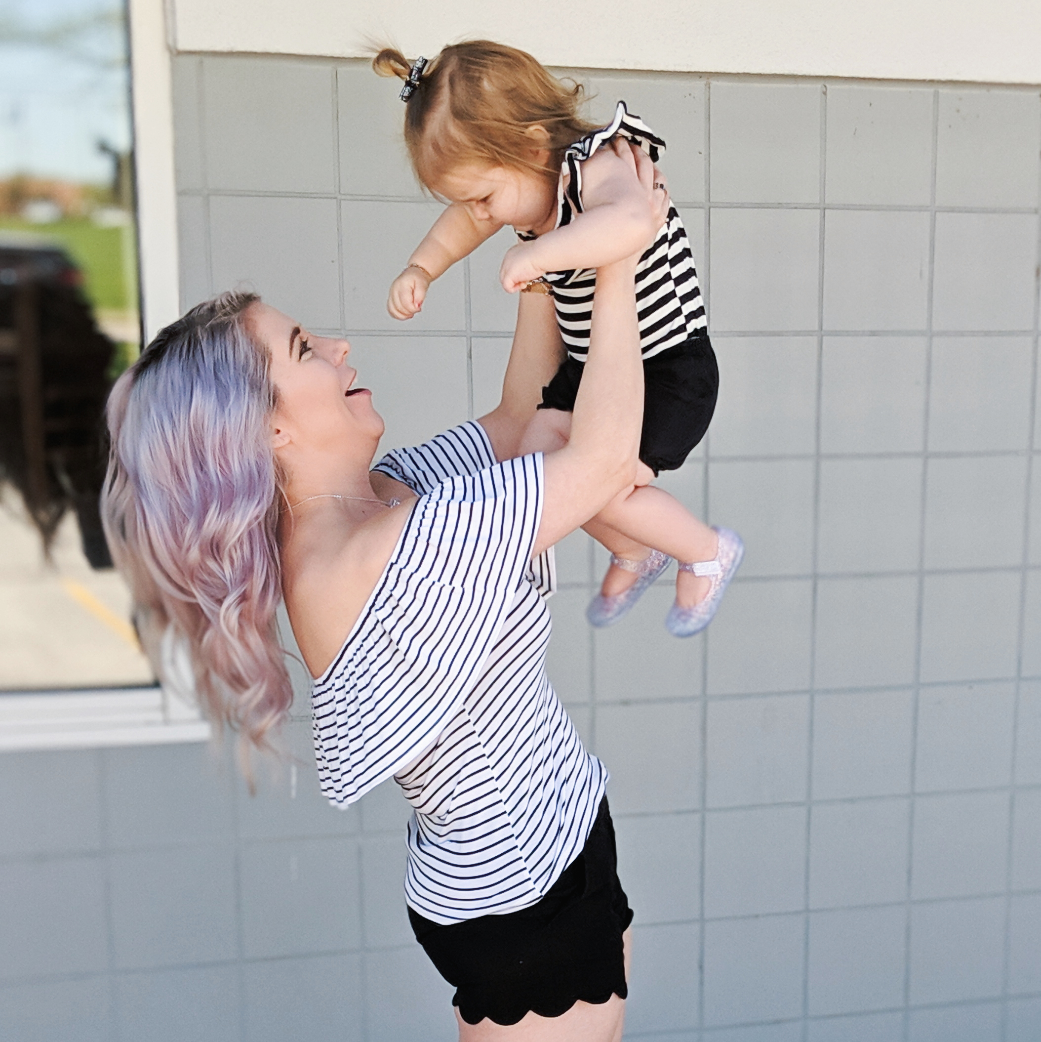 Affordable Mommy and Me Twinning Outfit Ideas: Matching outfits for mom and daughter that you can create with items already in your closets! How to get in on the trend of matching your kids affordably! Cute Mommy and Me twinning outfits 2019. #girlmom #mommyandme #twinning