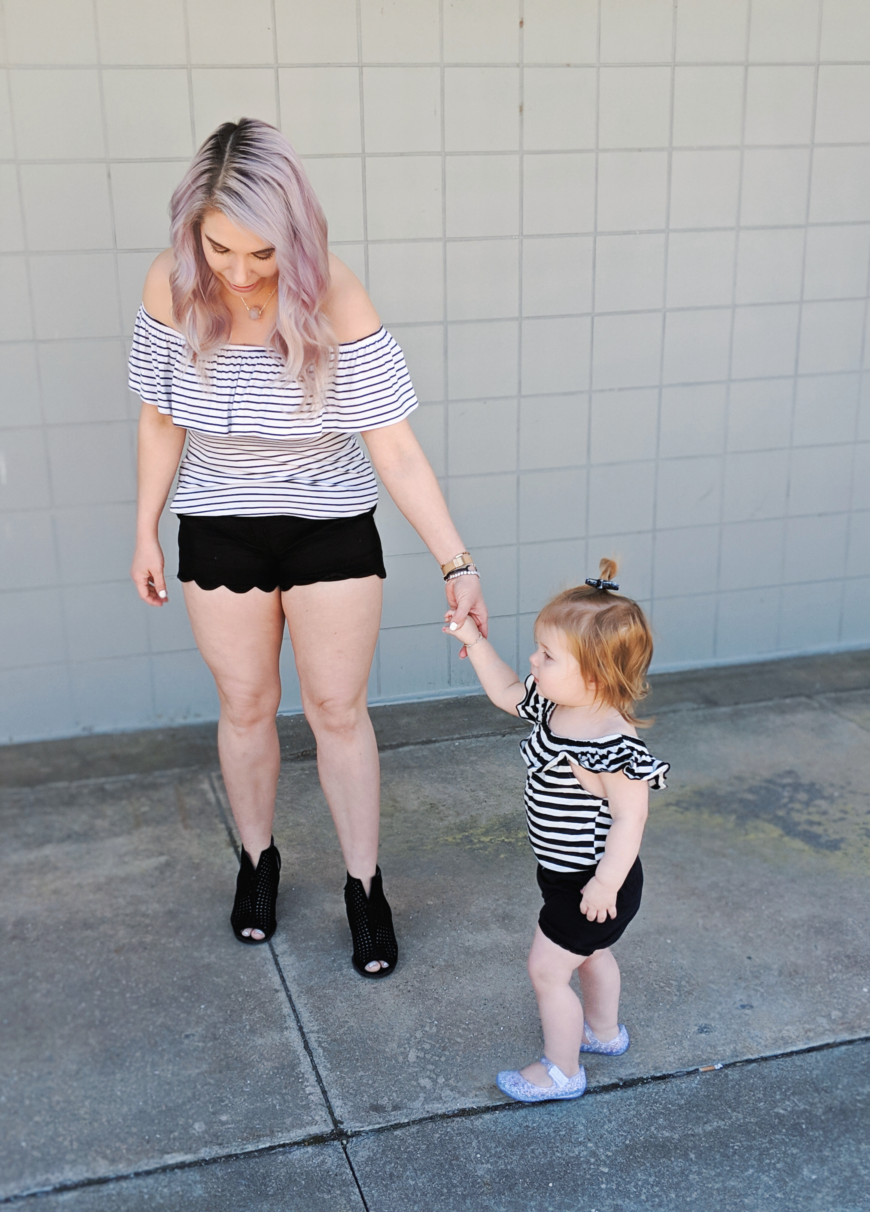 Affordable Mommy and Me Twinning Outfit Ideas: Matching outfits for mom and daughter that you can create with items already in your closets! How to get in on the trend of matching your kids affordably! Cute Mommy and Me twinning outfits 2019. #girlmom #mommyandme #twinning