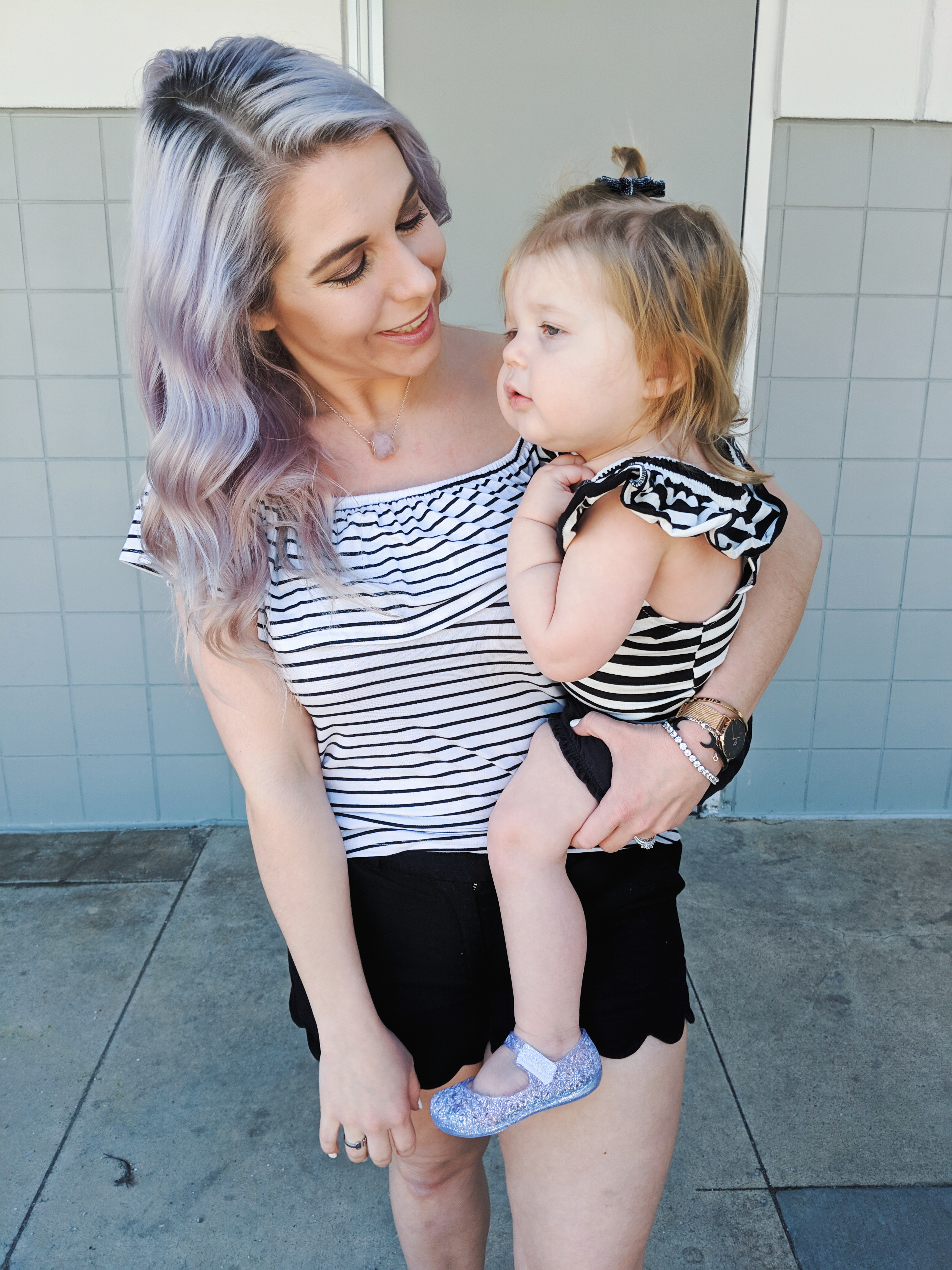 Affordable Mommy and Me Twinning Outfit Ideas: Matching outfits for mom and daughter that you can create with items already in your closets! How to get in on the trend of matching your kids affordably! Cute Mommy and Me twinning outfits 2019. #girlmom #mommyandme #twinning