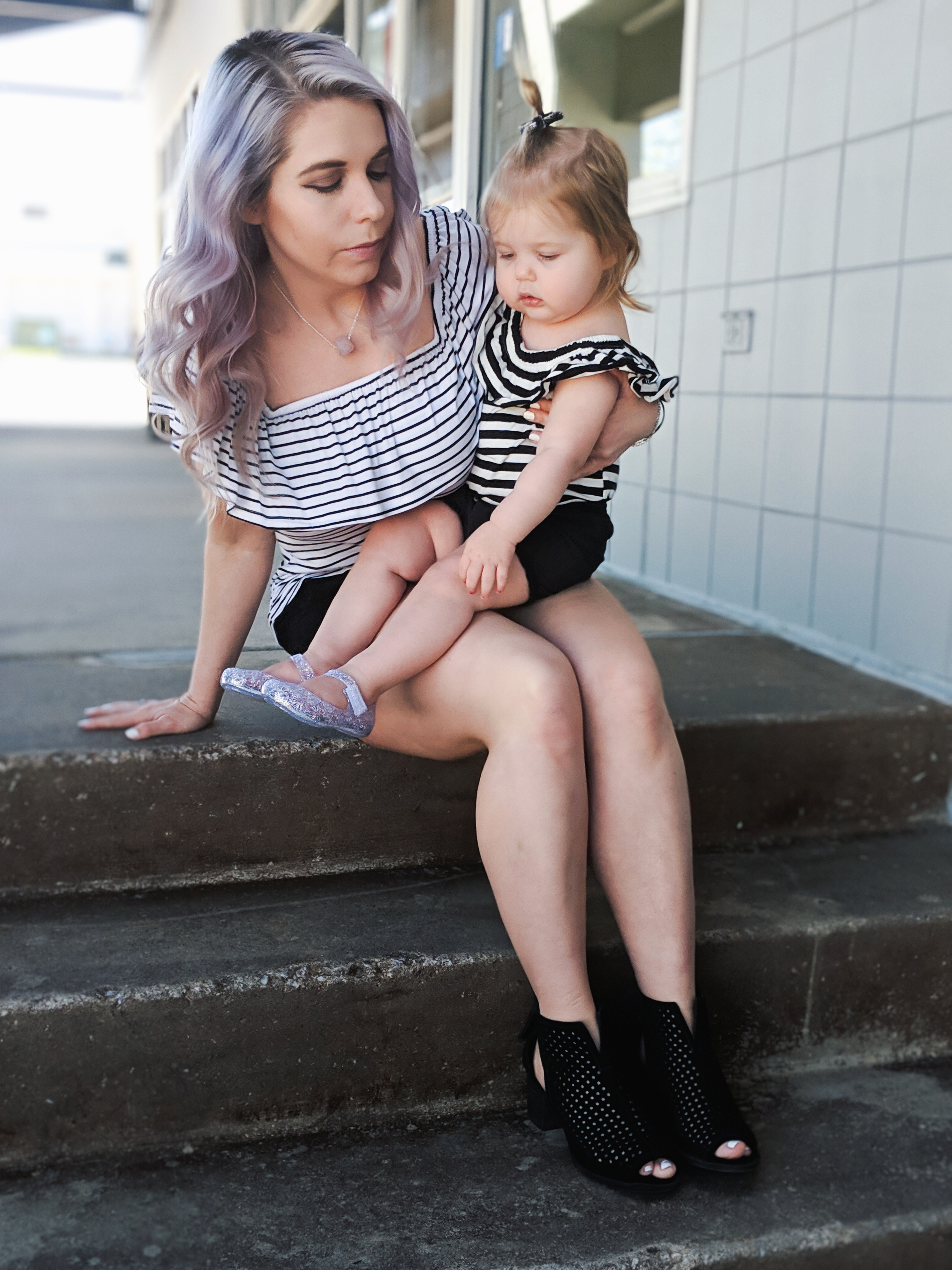 Affordable Mommy and Me Twinning Outfit Ideas: Matching outfits for mom and daughter that you can create with items already in your closets! How to get in on the trend of matching your kids affordably! Cute Mommy and Me twinning outfits 2019. #girlmom #mommyandme #twinning