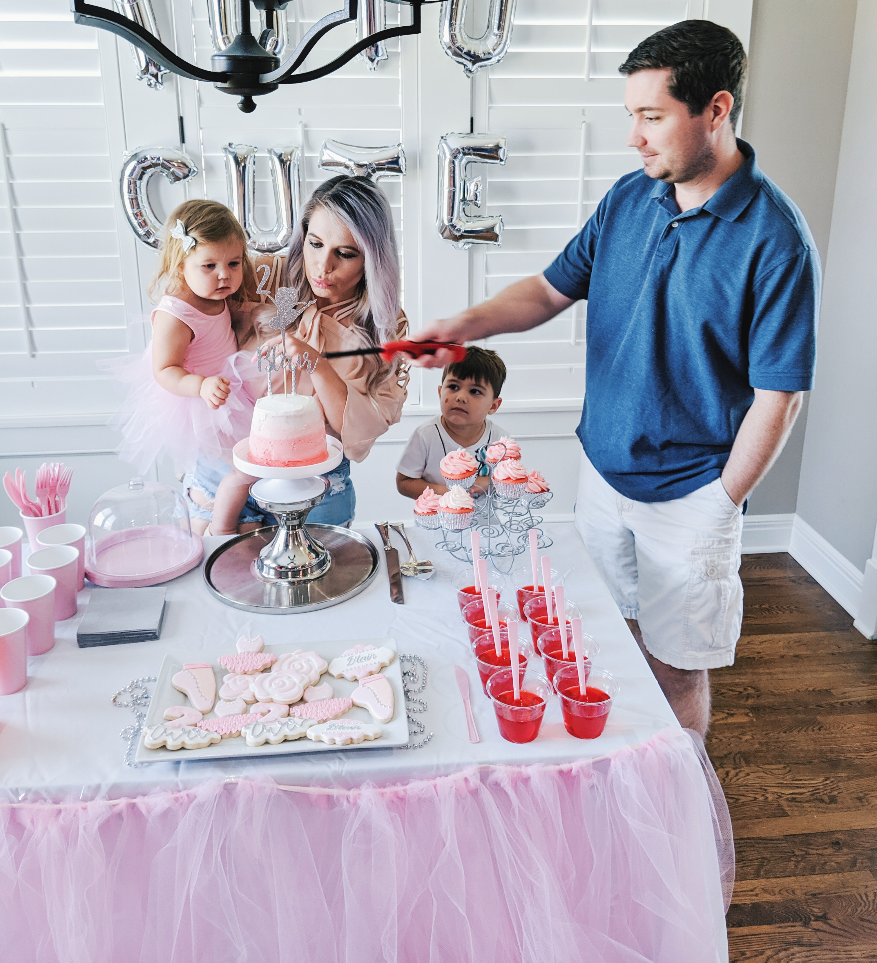 Tutu Cute Birthday Party - 2nd Birthday Party Ideas for Girls. This tutu cute party is perfect for your little dancer! Birthday party ideas for 2 year olds, pink birthday party, little girl birthday party. Two two cute. #tutucute #partyideas #2ndbirthday