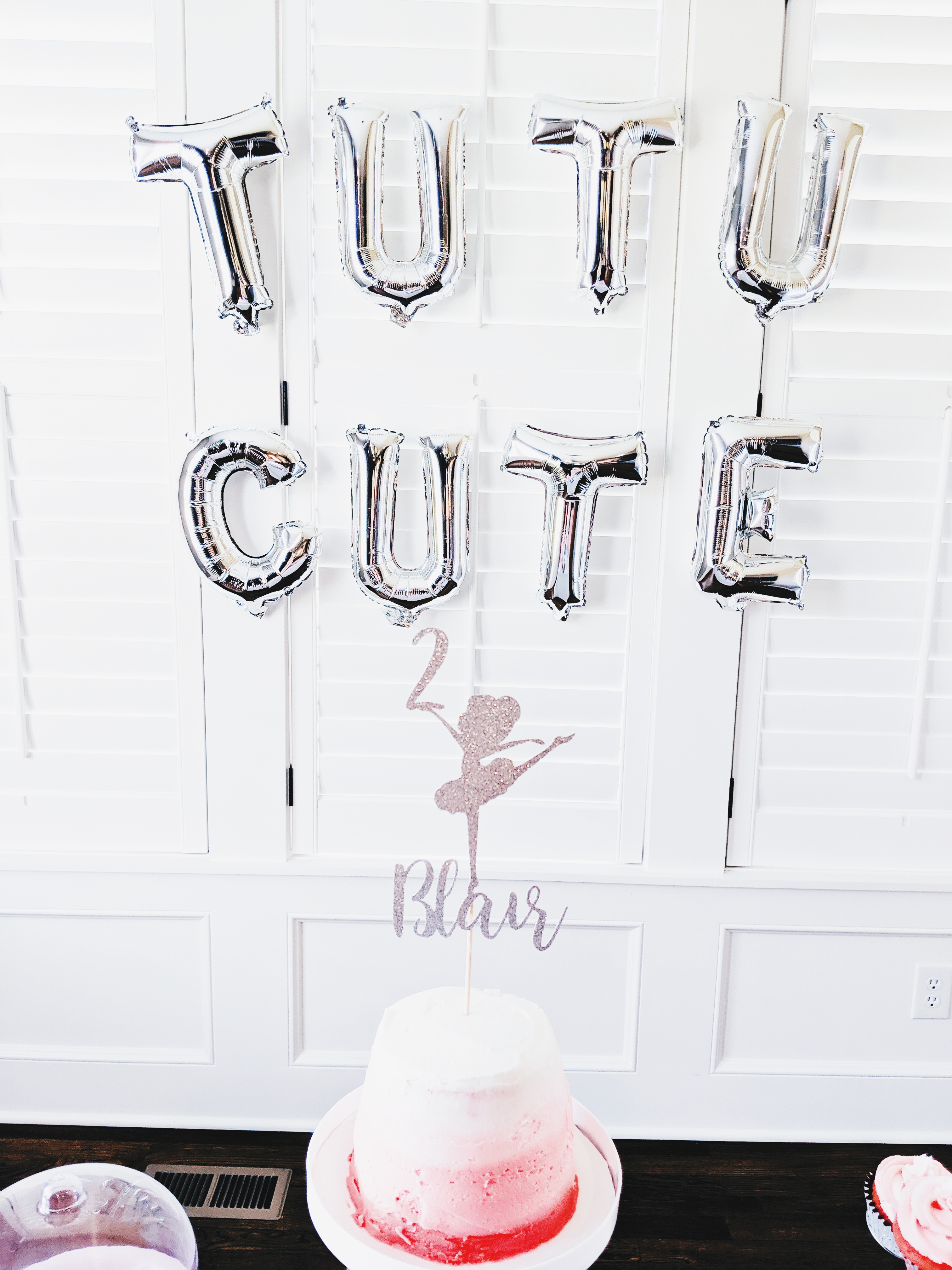 Tutu Cute Birthday Party - 2nd Birthday Party Ideas for Girls. This tutu cute party is perfect for your little dancer! Birthday party ideas for 2 year olds, pink birthday party, little girl birthday party. Two two cute. #tutucute #partyideas #2ndbirthday