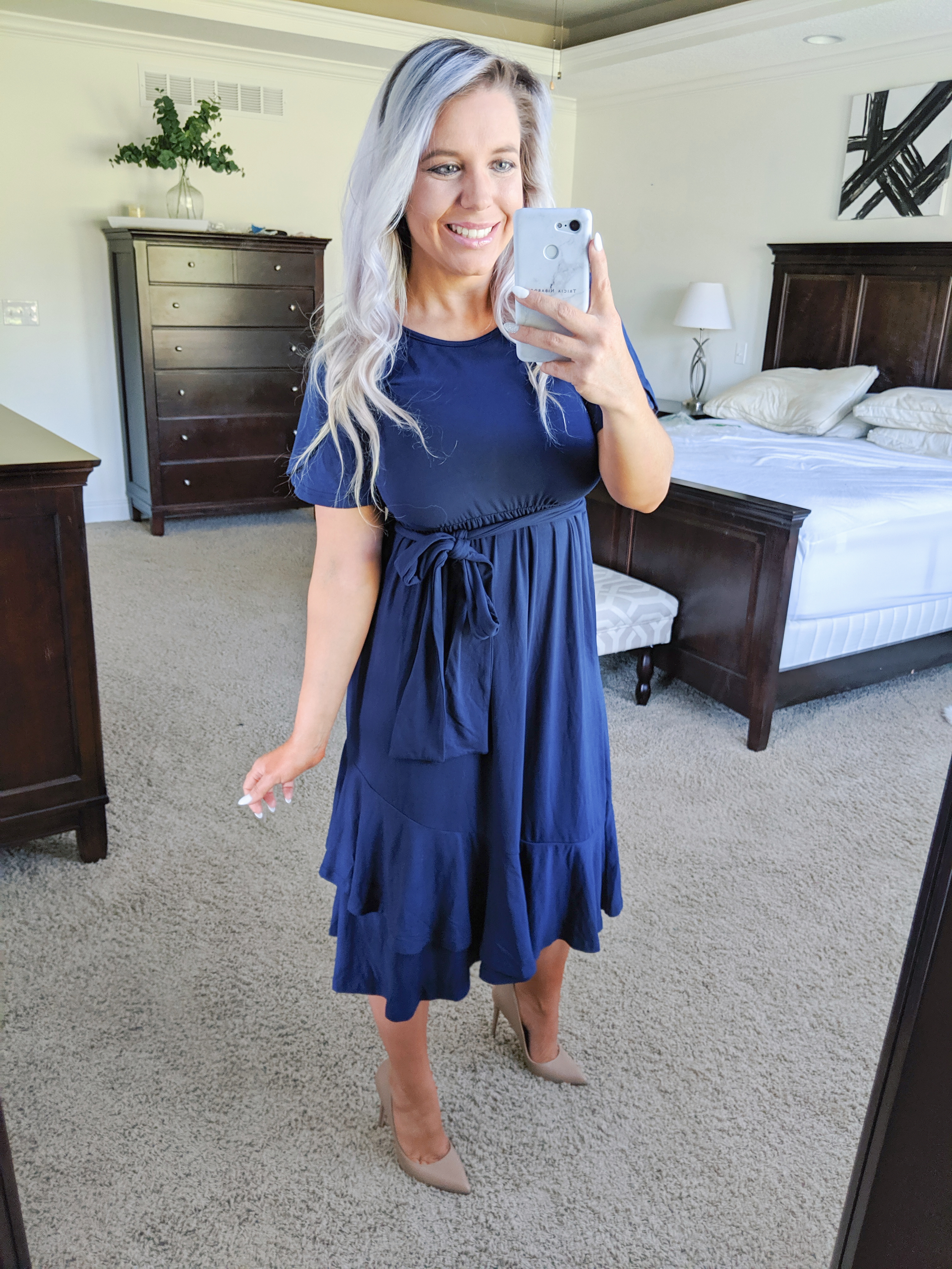 If you have an office job, you NEED to check out this try-on haul! Fashion blogger Tricia Nibarger shows the best work dresses on Amazon 2019. All dresses are budget-friendly and work appropriate. #tryon #amazonfinds #haul #workwear 