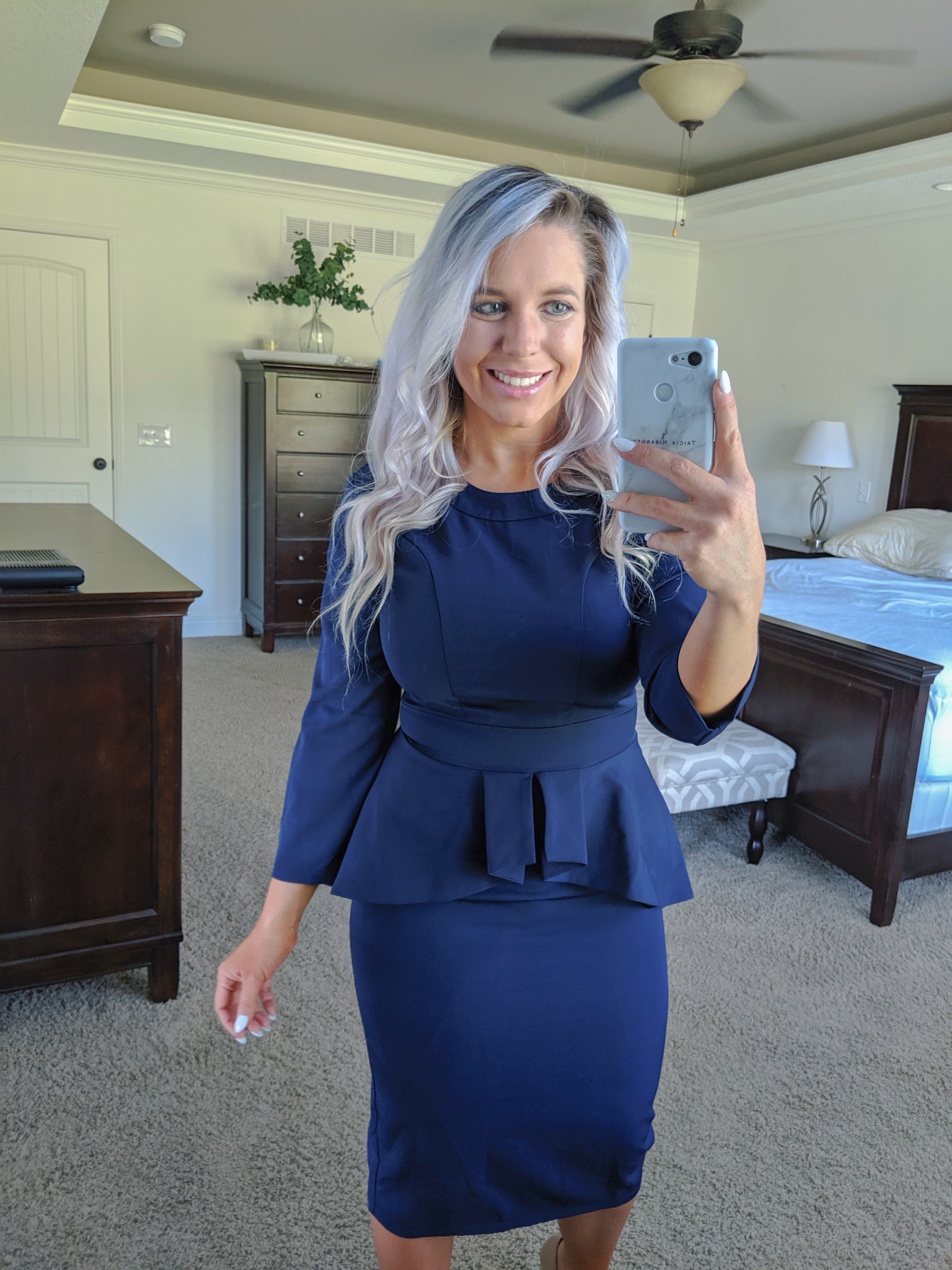 If you have an office job, you NEED to check out this try-on haul! Fashion blogger Tricia Nibarger shows the best work dresses on Amazon 2019. All dresses are budget-friendly and work appropriate. #tryon #amazonfinds #haul #workwear 