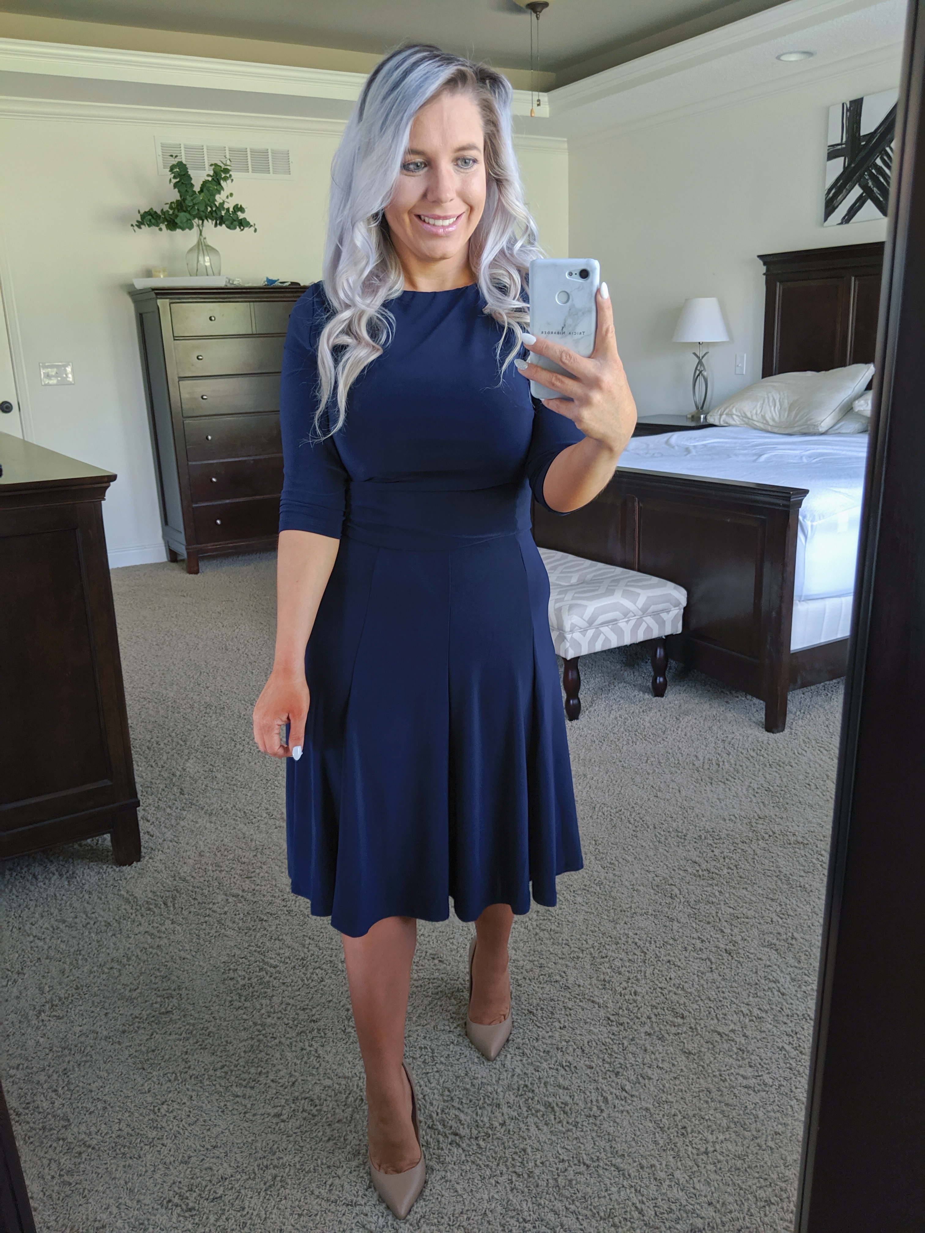 If you have an office job, you NEED to check out this try-on haul! Fashion blogger Tricia Nibarger shows the best work dresses on Amazon 2019. All dresses are budget-friendly and work appropriate. #tryon #amazonfinds #haul #workwear 