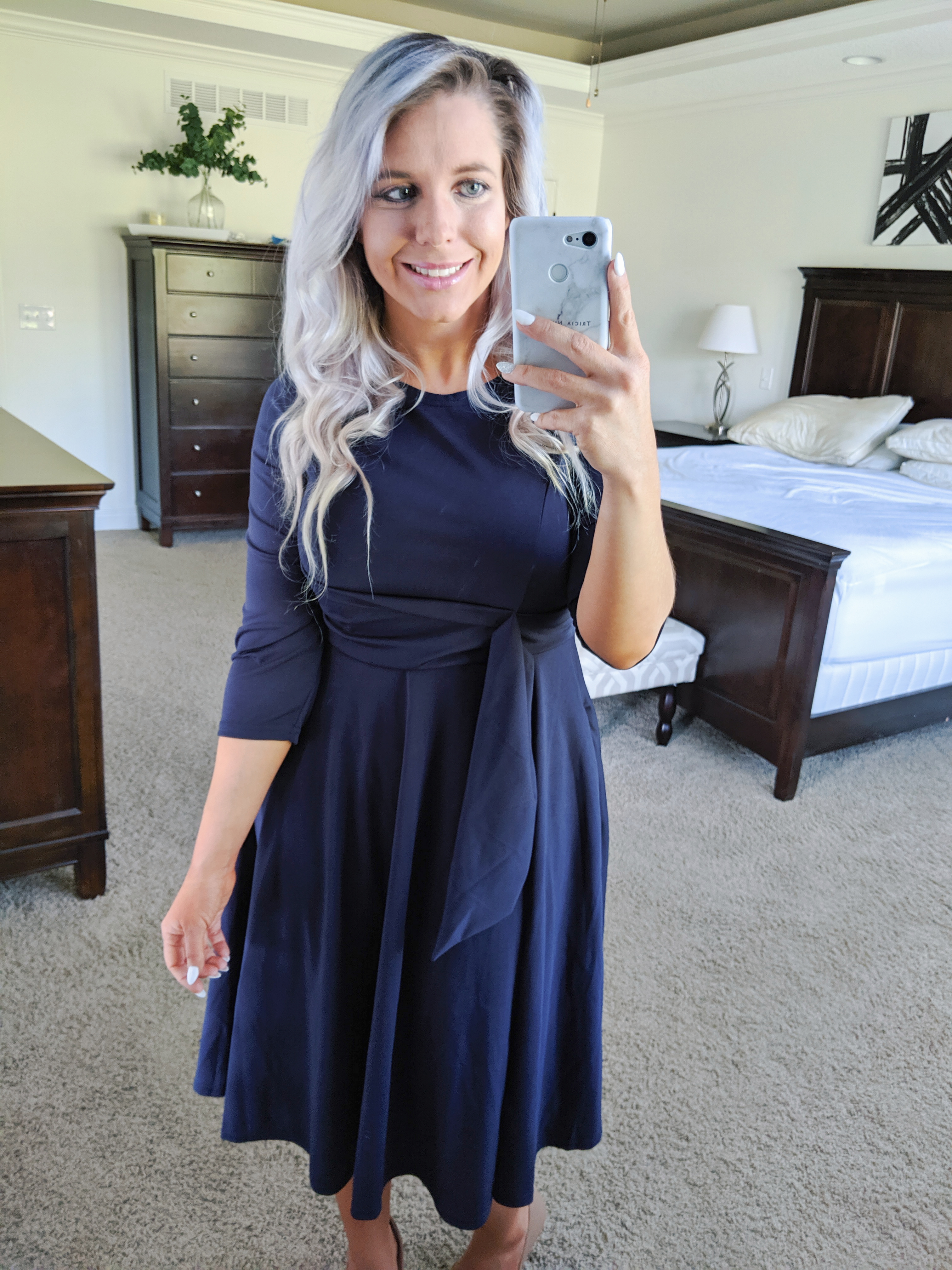 If you have an office job, you NEED to check out this try-on haul! Fashion blogger Tricia Nibarger shows the best work dresses on Amazon 2019. All dresses are budget-friendly and work appropriate. #tryon #amazonfinds #haul #workwear 