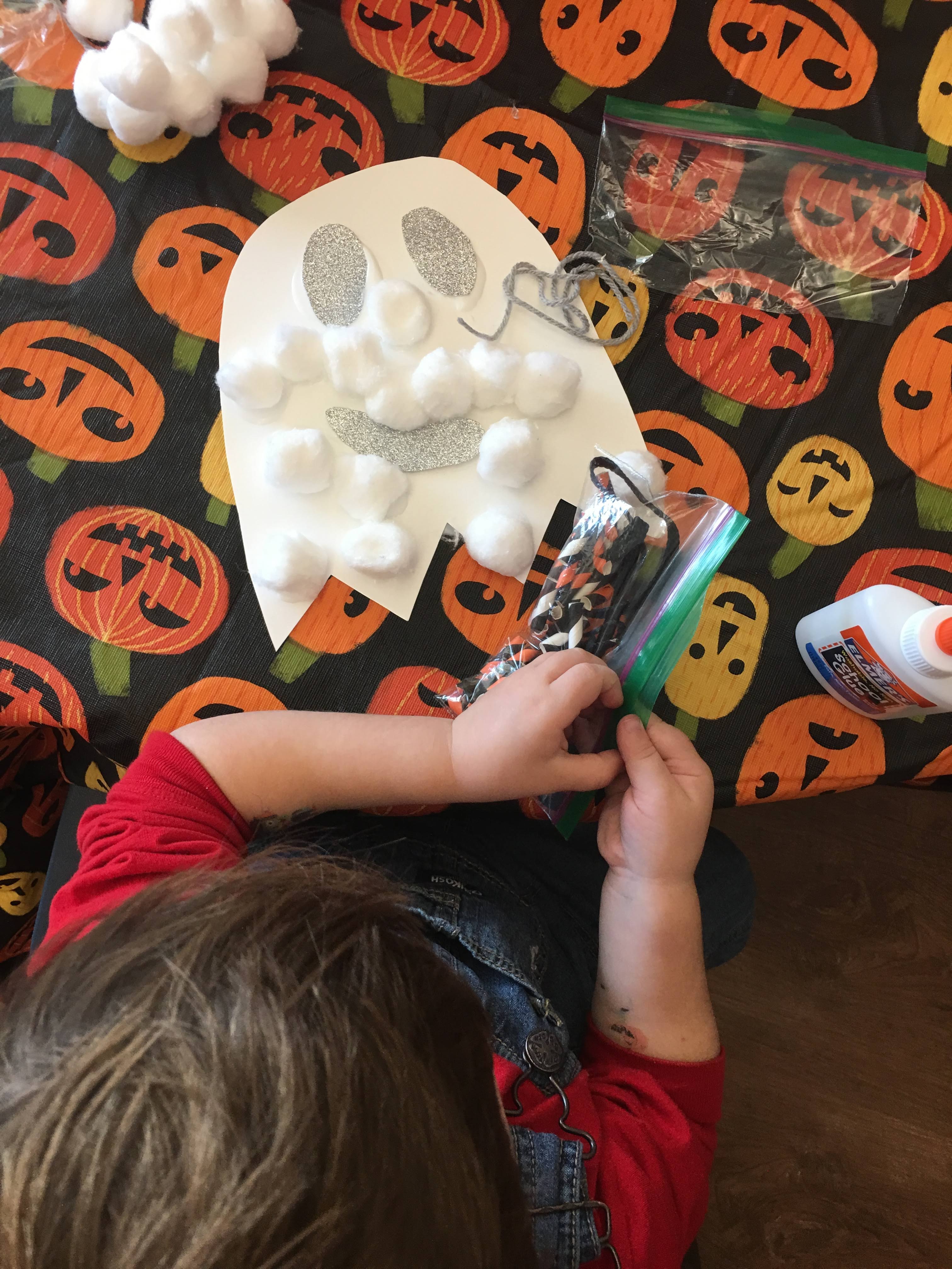 Preschool Halloween Party Plans: A full plan for a preschool Halloween party! Looking for preschool Halloween party ideas? Here's everything you need to plan a preschool Halloween party! #preschool #halloweenparty #halloween 