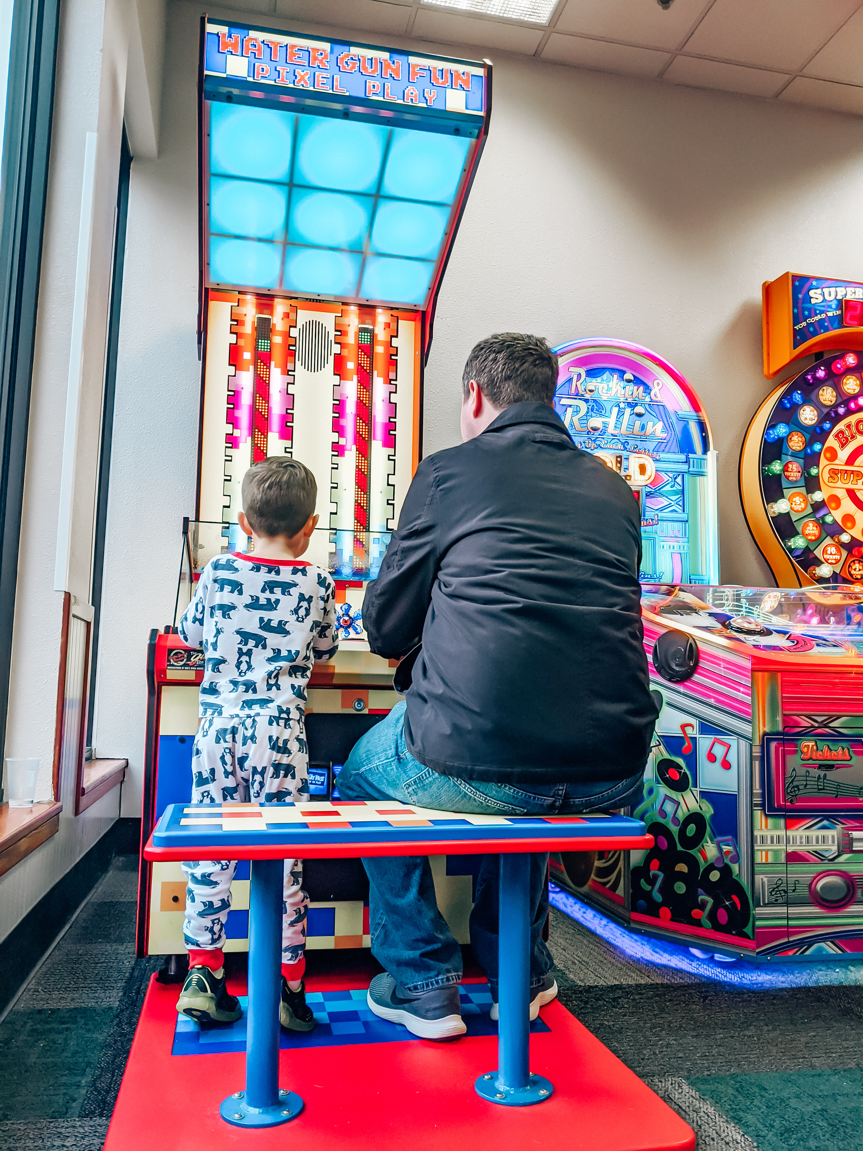 Chuck E. Cheese Breakfast - Breakfast at Chuck E. Cheese! Does Chuck E. Cheese serve breakfast? Chuck E. Cheese Breakfast Menu 