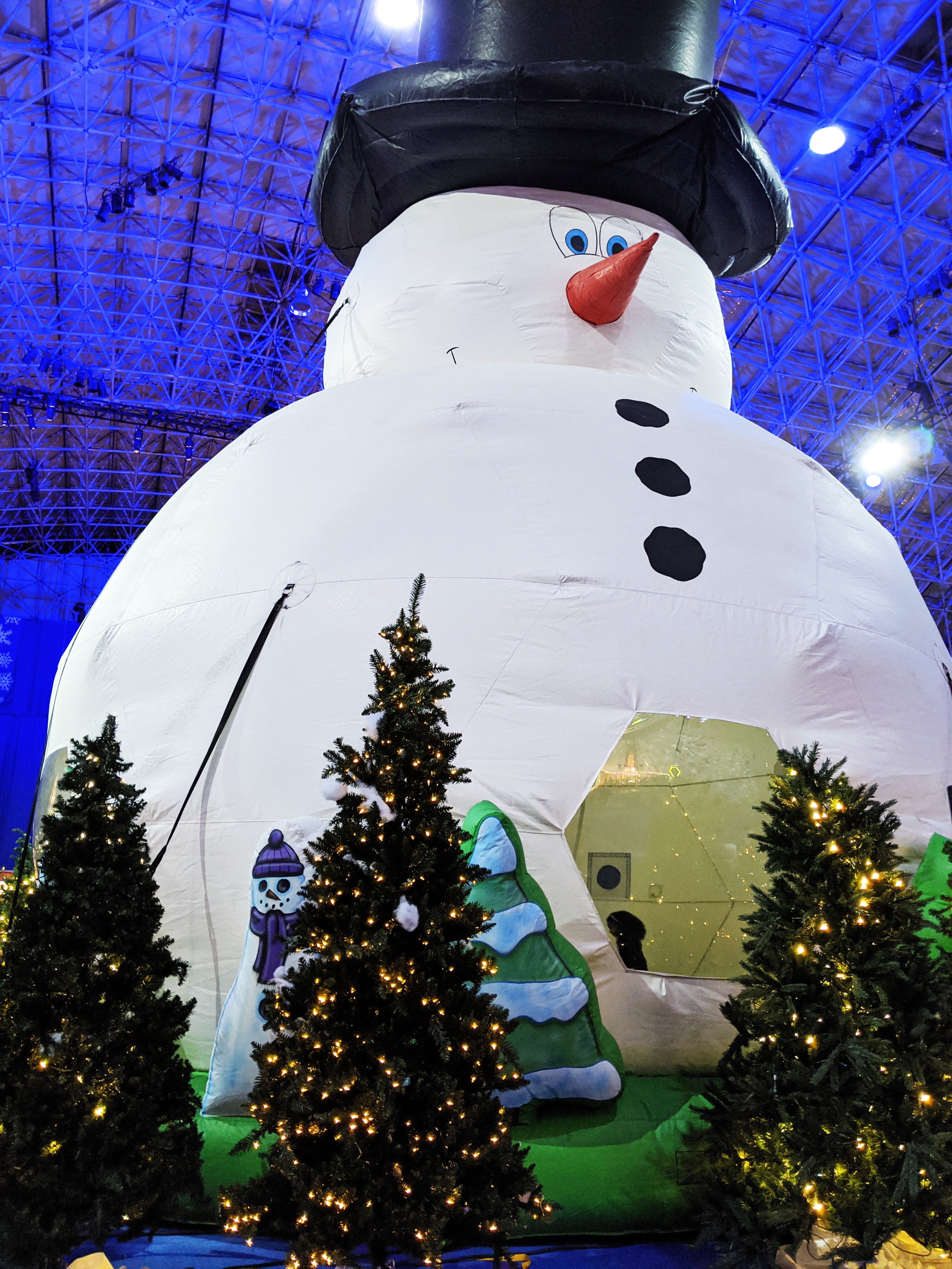 Winter Wonderfest Navy Pier - Chicago Holiday Events: Navy Pier Winter Wonderfest is one of the best family-friendly Chicago activities during the holidays! Find out the best times to go to Winter Wonderfest and sneak a peek inside the magic! #WWF19 #chicago #navypier 