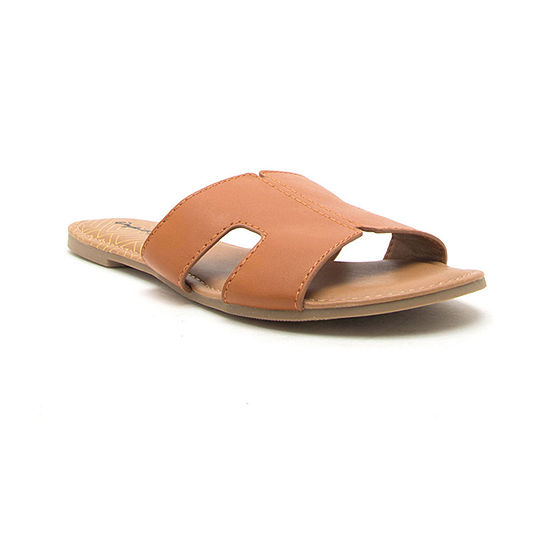 Best Hermes Sandals Dupes - Hermes Oran Dupes - Hermes Sandal Dupes: We scoured the Internet for the best Hermes sandal dupes and rounded up 10+ options for this in-depth post! #designerdupes #designerdupe #hermesdupes 