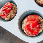 Easy Meatloaf Muffins Recipe - No meatloaf pan? No problem! Make these easy meatloaf muffins for a quick, kid-friendly dinner with individual servings. Perfect if you're looking for ground beef recipes for a crowd! #groundbeef #maindishes #kidfriendly