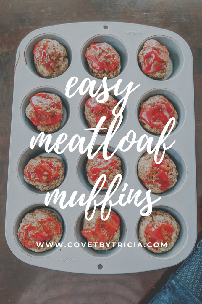 Easy Meatloaf Muffins Recipe - No meatloaf pan? No problem! Make these easy meatloaf muffins for a quick, kid-friendly dinner with individual servings. Perfect if you're looking for ground beef recipes for a crowd! #groundbeef #maindishes #kidfriendly