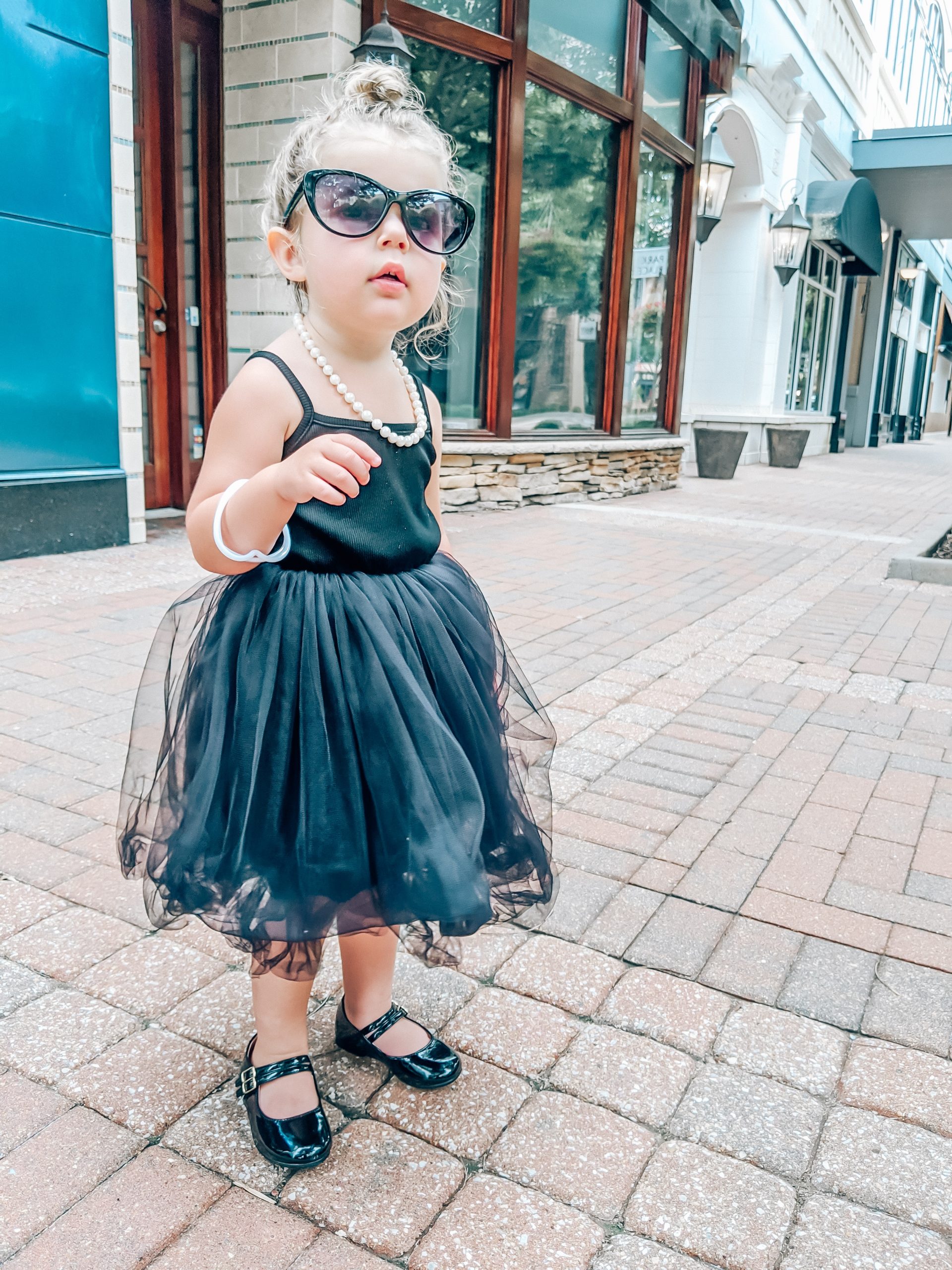 Breakfast at Tiffanys Photoshoot - Breakfast at Tiffany's Photos - Audrey Hepburn Costume Toddler Little Girls #breakfastattiffanys #audreyhepburn #lbd 