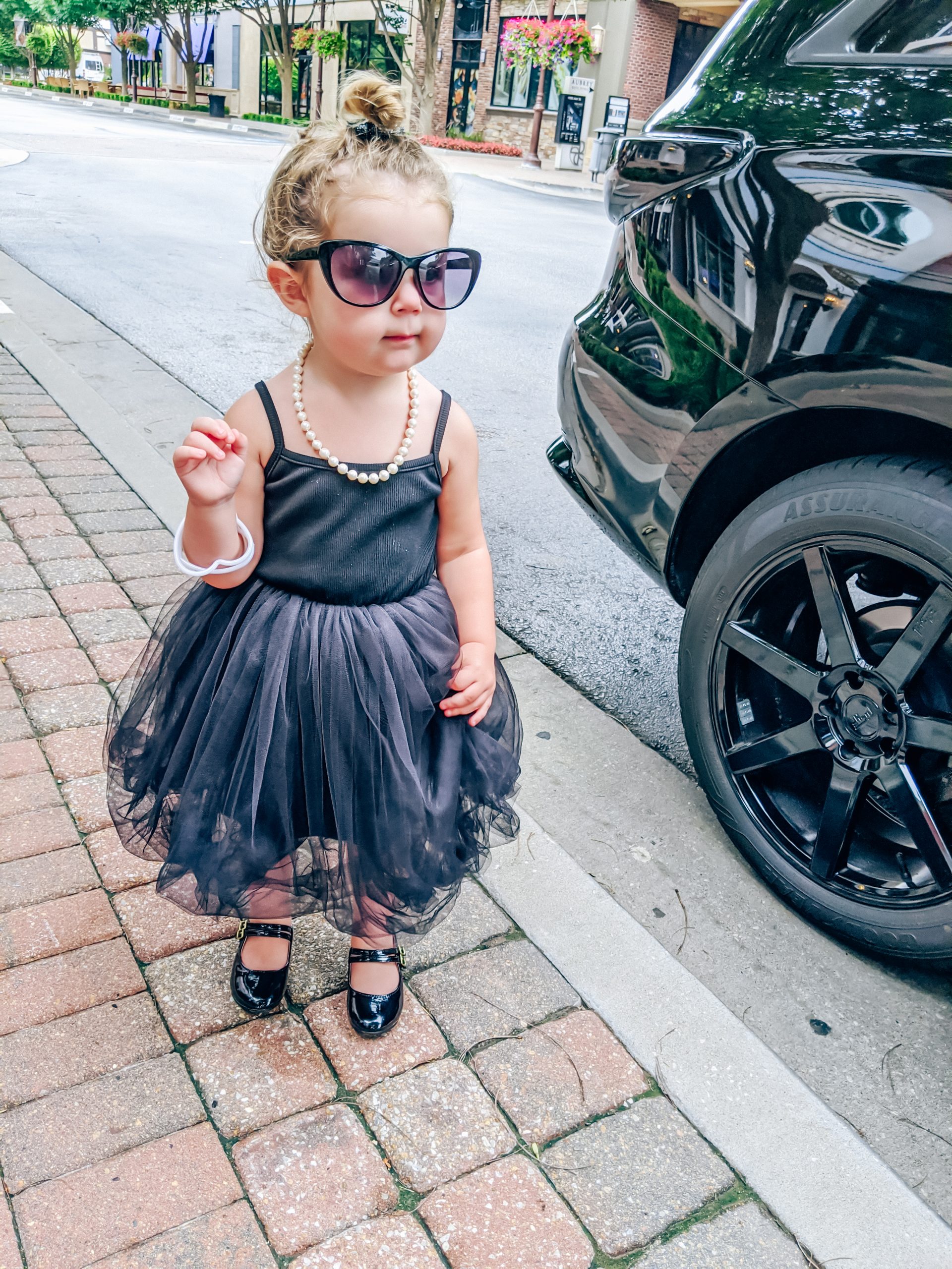 Breakfast at Tiffanys Photoshoot - Breakfast at Tiffany's Photos - Audrey Hepburn Costume Toddler Little Girls #breakfastattiffanys #audreyhepburn #lbd 