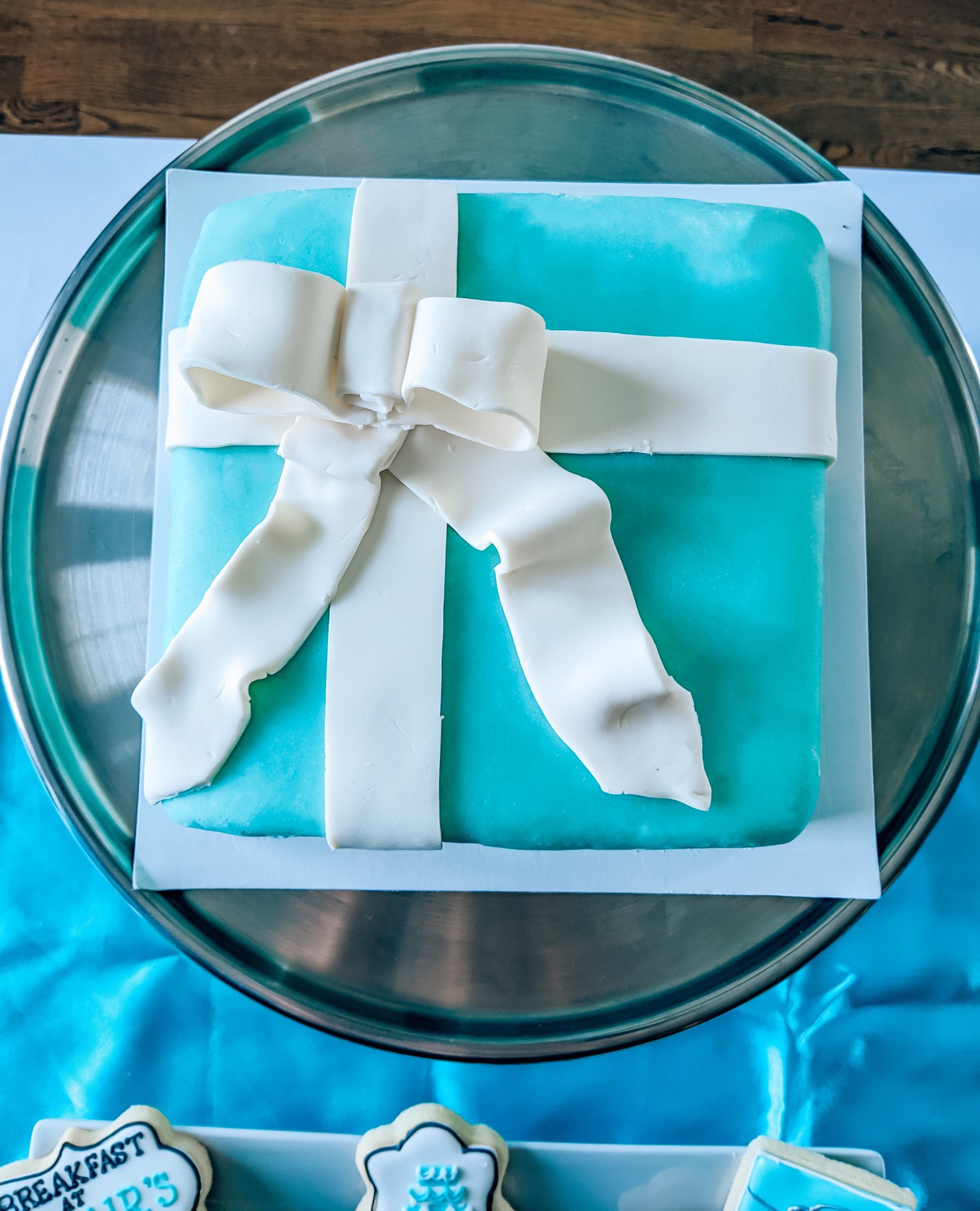 Breakfast at Tiffanys Party - Breakfast at Tiffanys Birthday Party - Audrey Hepburn Party - Girl Birthday Party Ideas - Third Birthday Party #breakfastattiffanys #audreyhepburn #partyideas #birthdayparty