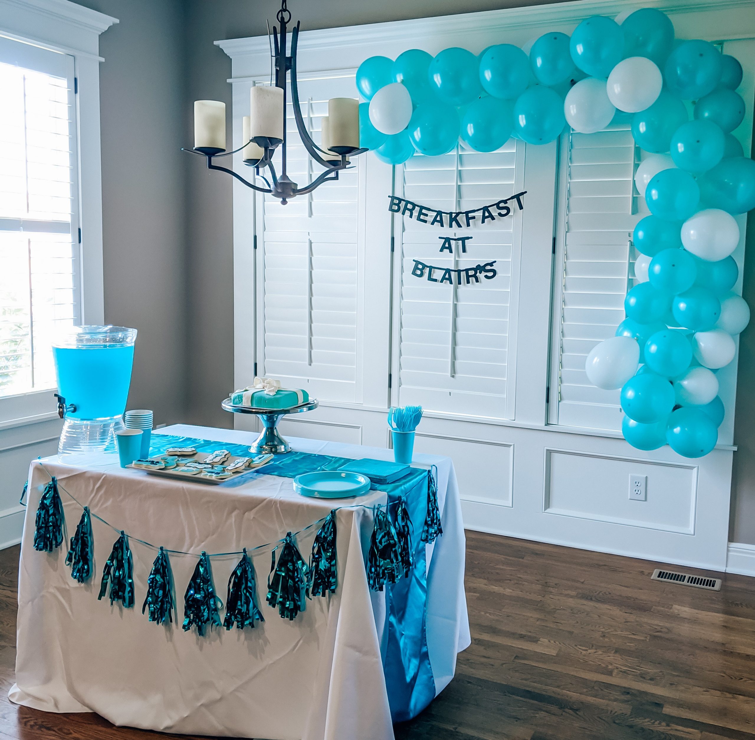 Breakfast at Tiffanys Party - Breakfast at Tiffanys Birthday Party - Audrey Hepburn Party - Girl Birthday Party Ideas - Third Birthday Party #breakfastattiffanys #audreyhepburn #partyideas #birthdayparty