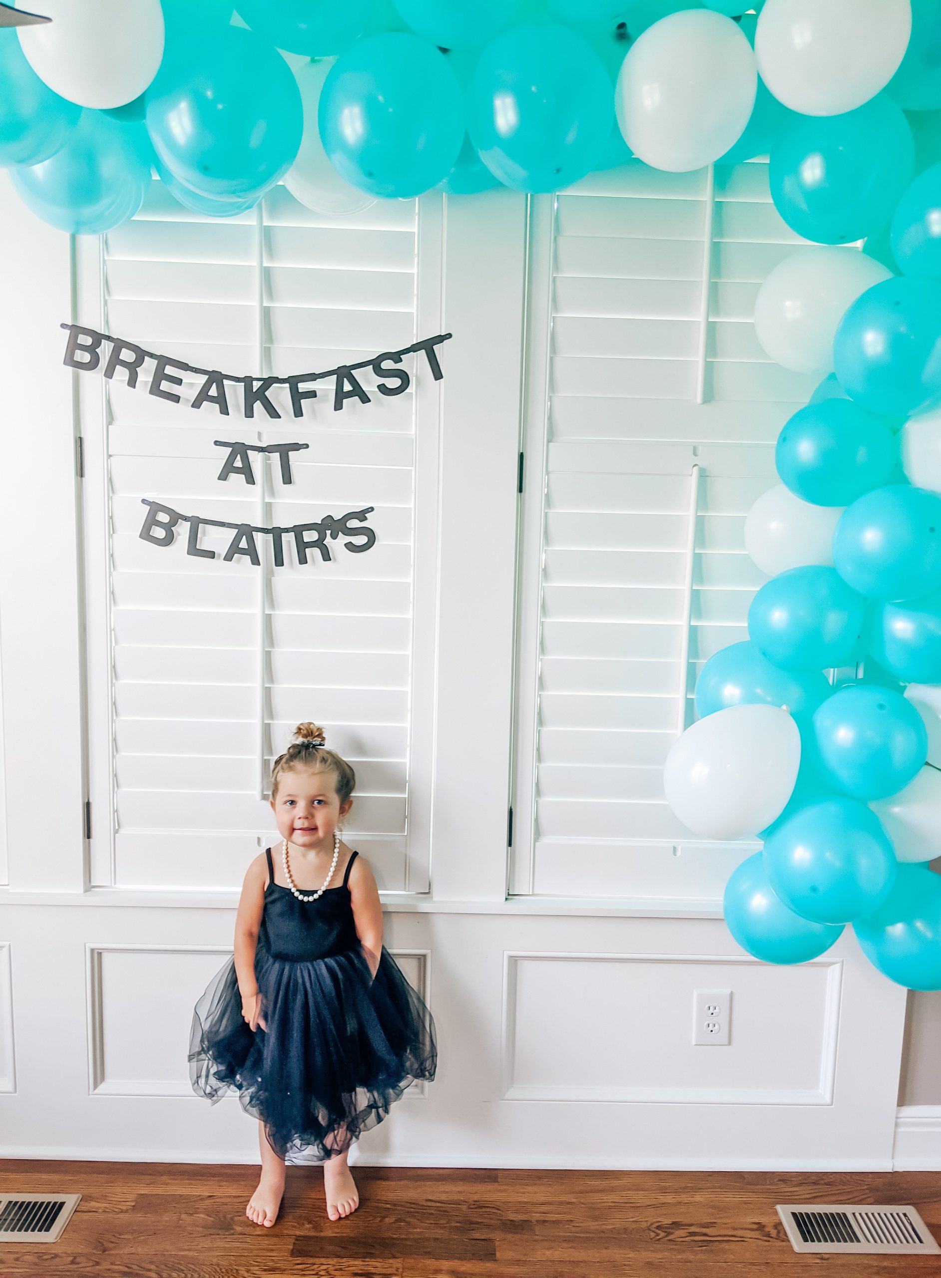 Breakfast at Tiffanys Party - Breakfast at Tiffanys Birthday Party - Audrey Hepburn Party - Girl Birthday Party Ideas - Third Birthday Party #breakfastattiffanys #audreyhepburn #partyideas #birthdayparty