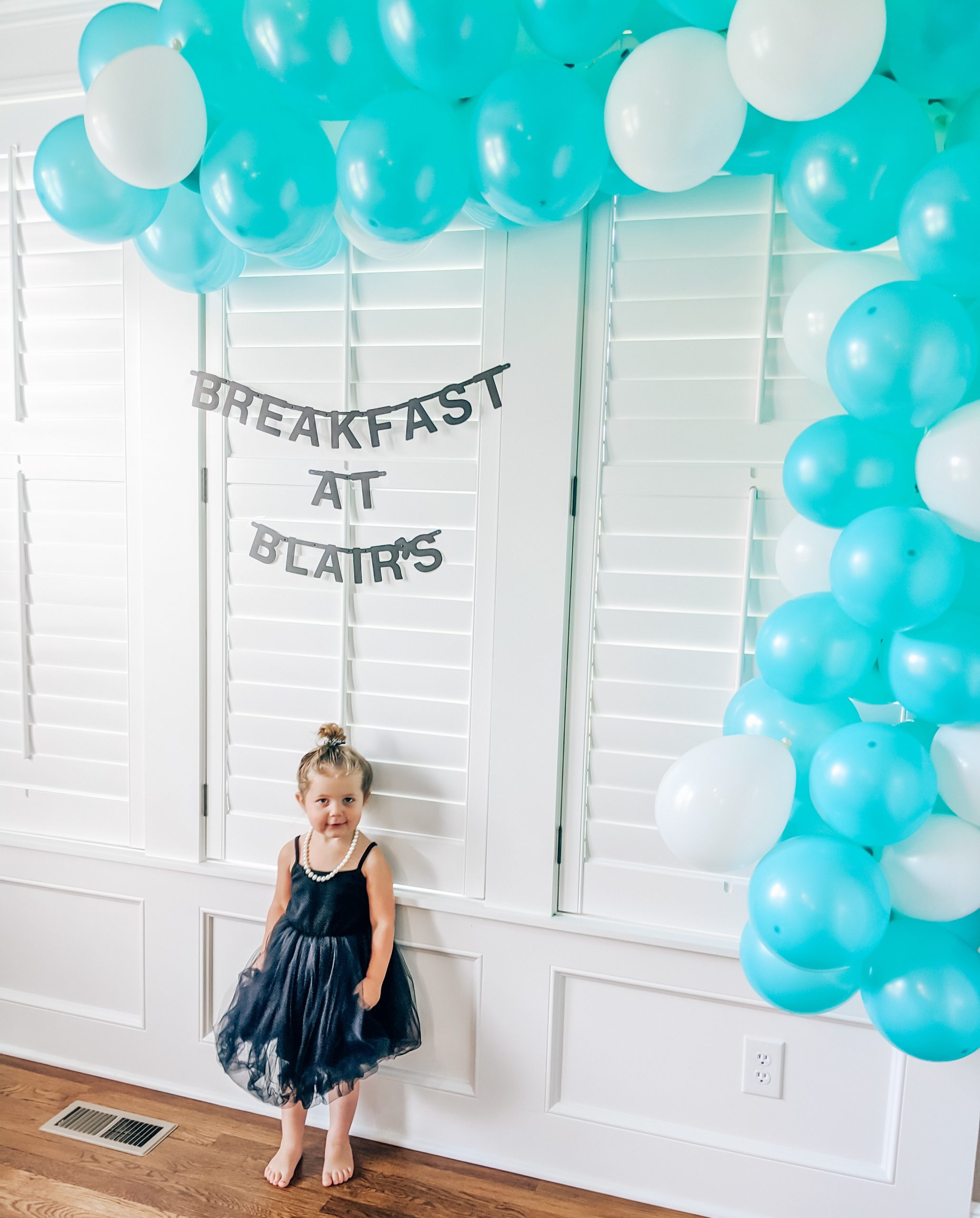 Breakfast at Tiffanys Party - Breakfast at Tiffanys Birthday Party - Audrey Hepburn Party - Girl Birthday Party Ideas - Third Birthday Party #breakfastattiffanys #audreyhepburn #partyideas #birthdayparty