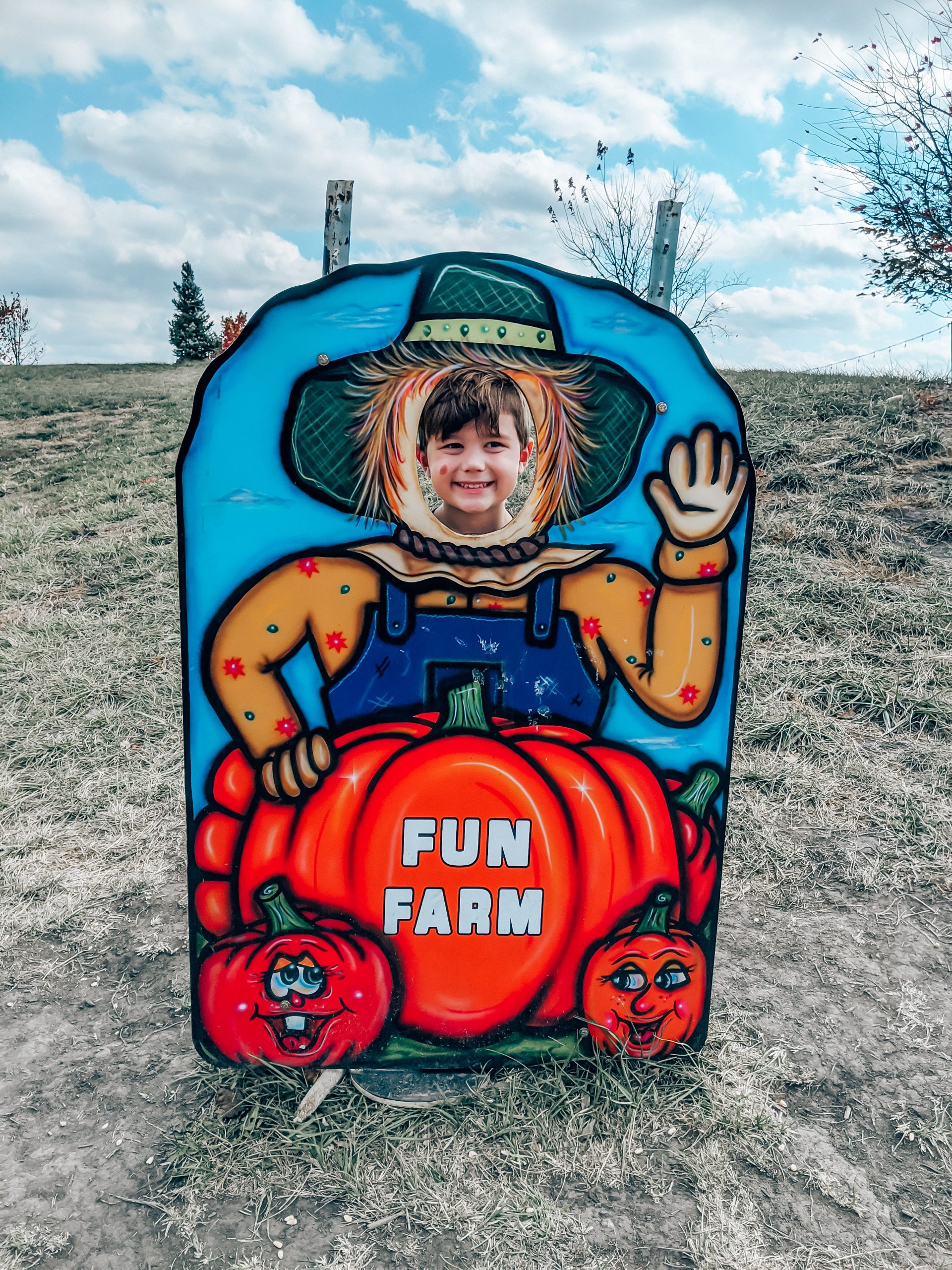 Fun Farm Pumpkin Patch Kearney MO Reviews - Fun Farm Kearney Missouri - Fun Farm Reviews Kearney - Pumpkin Patch Kansas City - Best Pumpkin Patch in Kansas City - Missouri Pumpkin Patches - A detailed review of Fun Farm Pumpkin Patch in Kearney, MO with lots of photos! #kearney #funfarm #pumpkinpatch #pumpkinpatches #kansascity