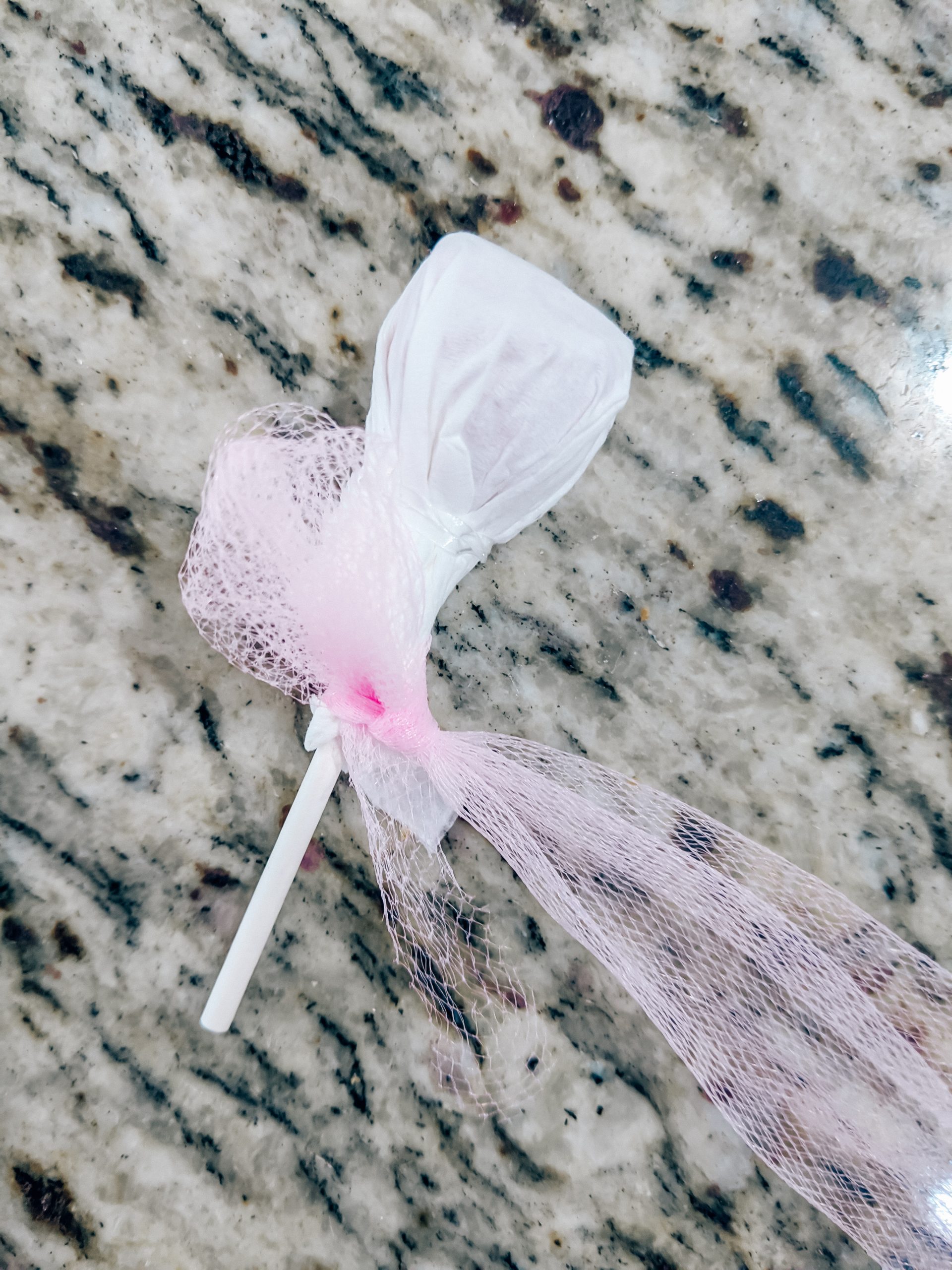 Dance Class Halloween Treats - Halloween Treats for Dance Class - Dancers Halloween Candy - Lollipop Ghost Ballerinas - Ballerina Lollipops - Candy for Dance Class - Dance Class Treats #dance #ballet #ballerina #halloween 