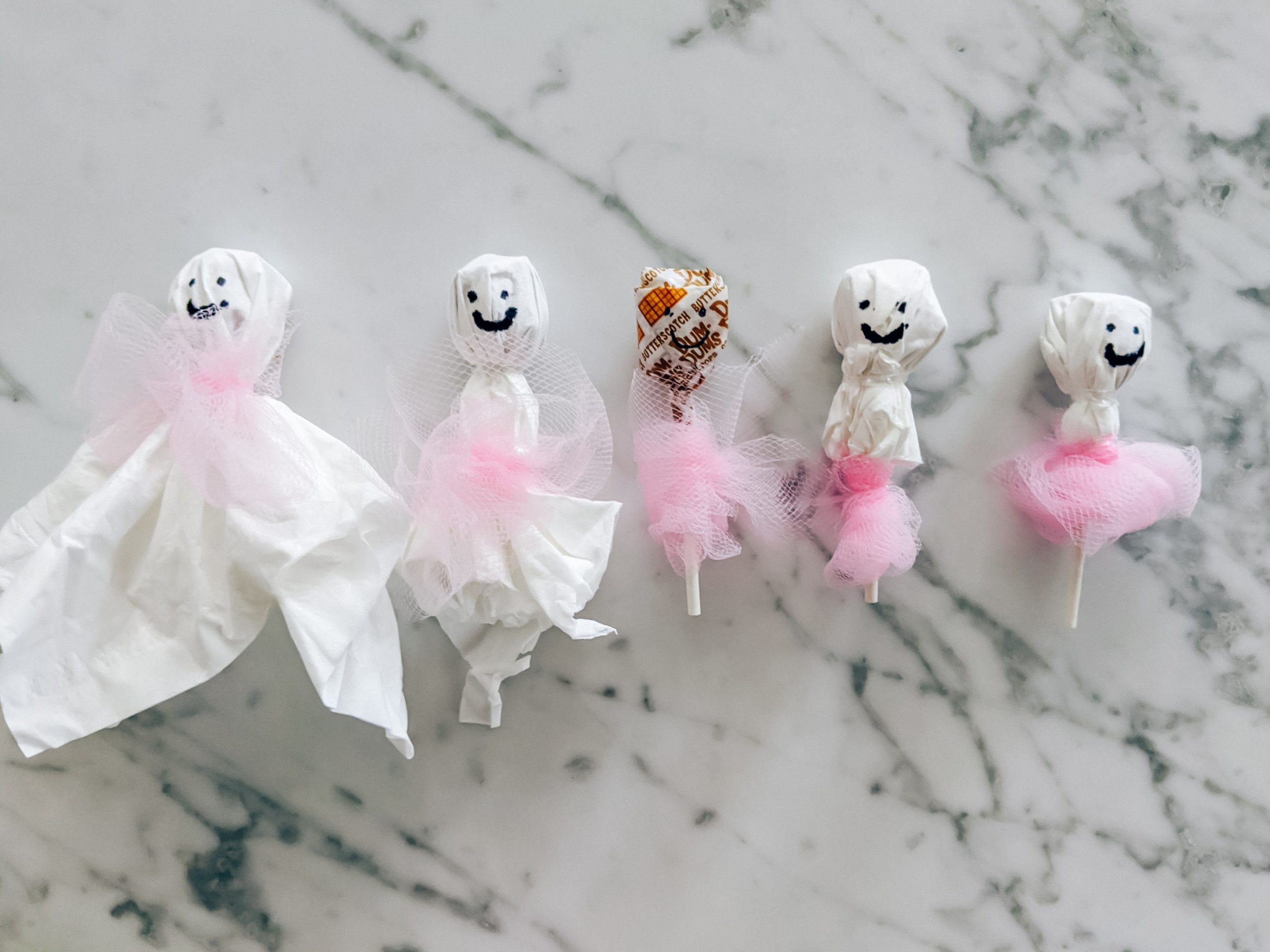 Dance Class Halloween Treats - Halloween Treats for Dance Class - Dancers Halloween Candy - Lollipop Ghost Ballerinas - Ballerina Lollipops - Candy for Dance Class - Dance Class Treats #dance #ballet #ballerina #halloween 