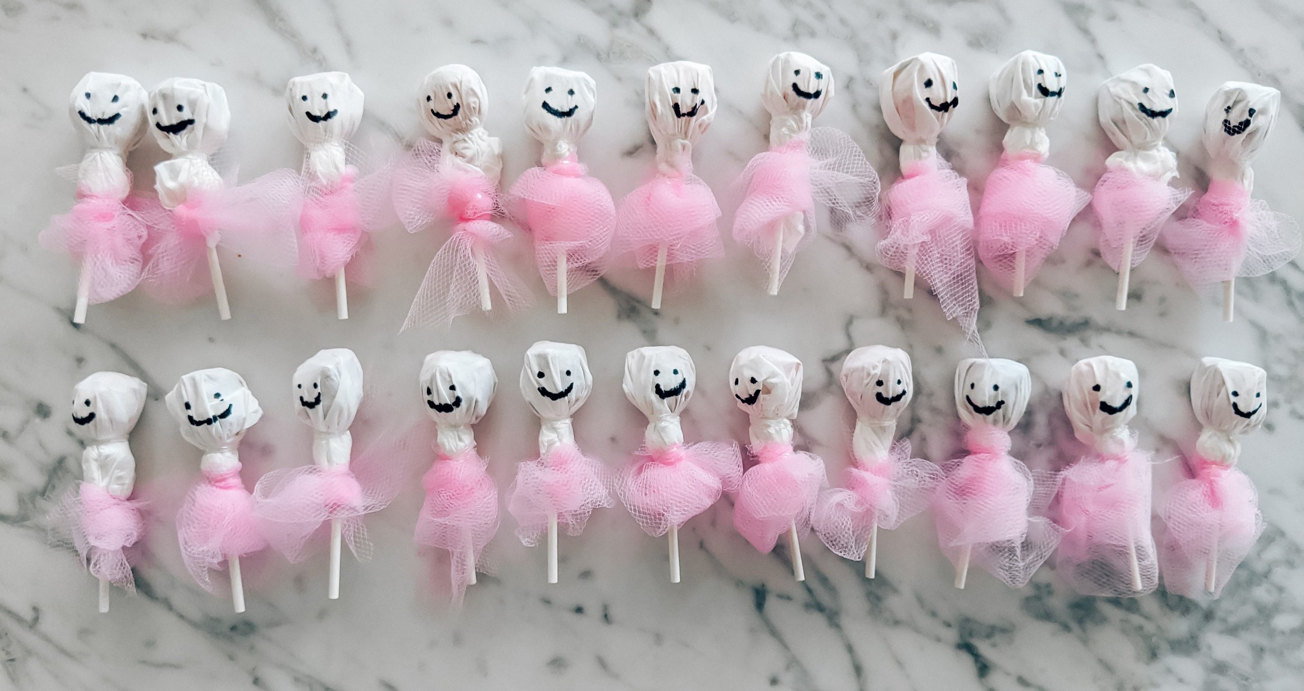 Dance Class Halloween Treats - Halloween Treats for Dance Class - Dancers Halloween Candy - Lollipop Ghost Ballerinas - Ballerina Lollipops - Candy for Dance Class - Dance Class Treats #dance #ballet #ballerina #halloween 