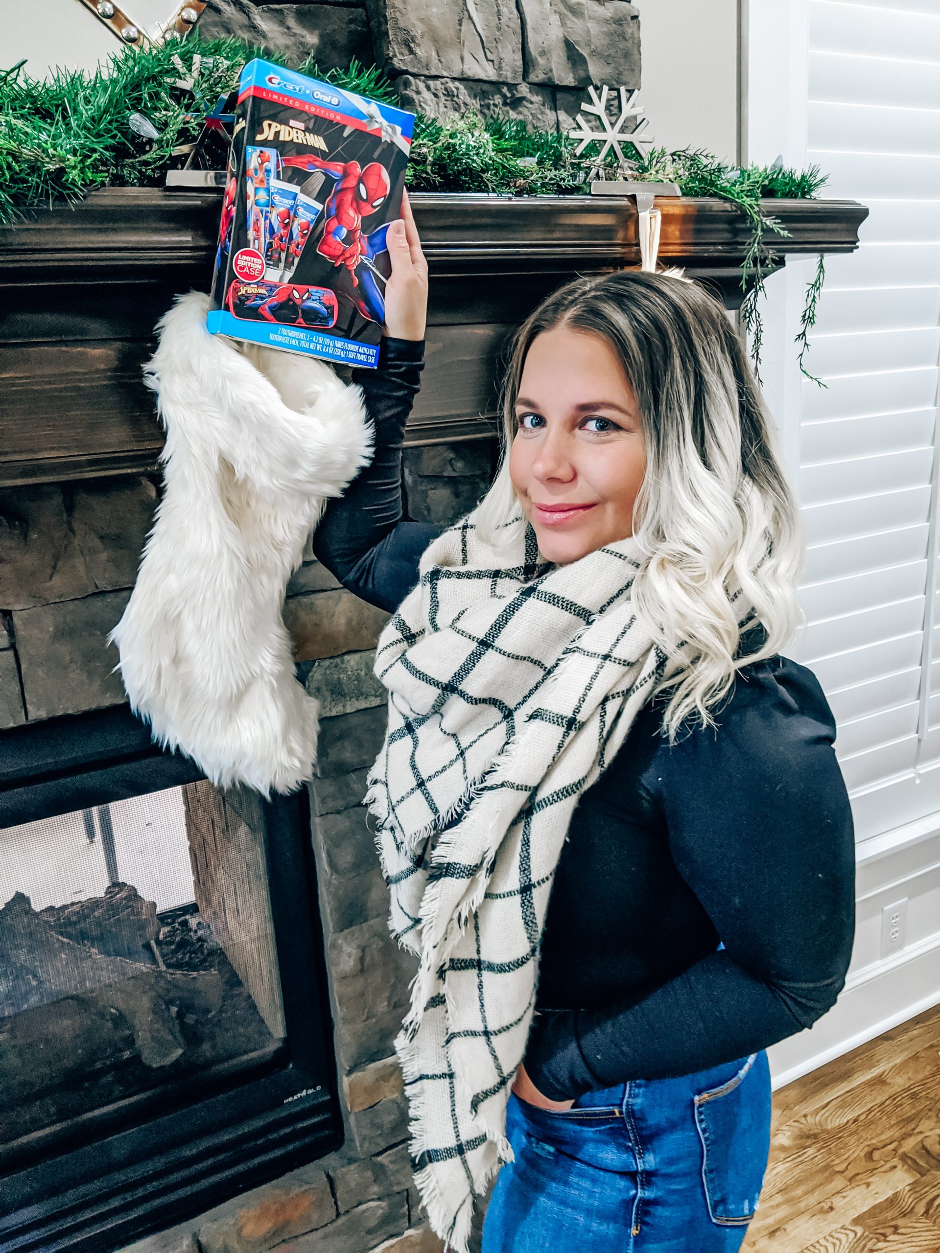 Easy Gifts for Everyone on Your List! These holiday gift packs are a great gift idea for anyone on your list. Choose a different one for each member of your family! #giftideas #giftsforher #giftsforhim 