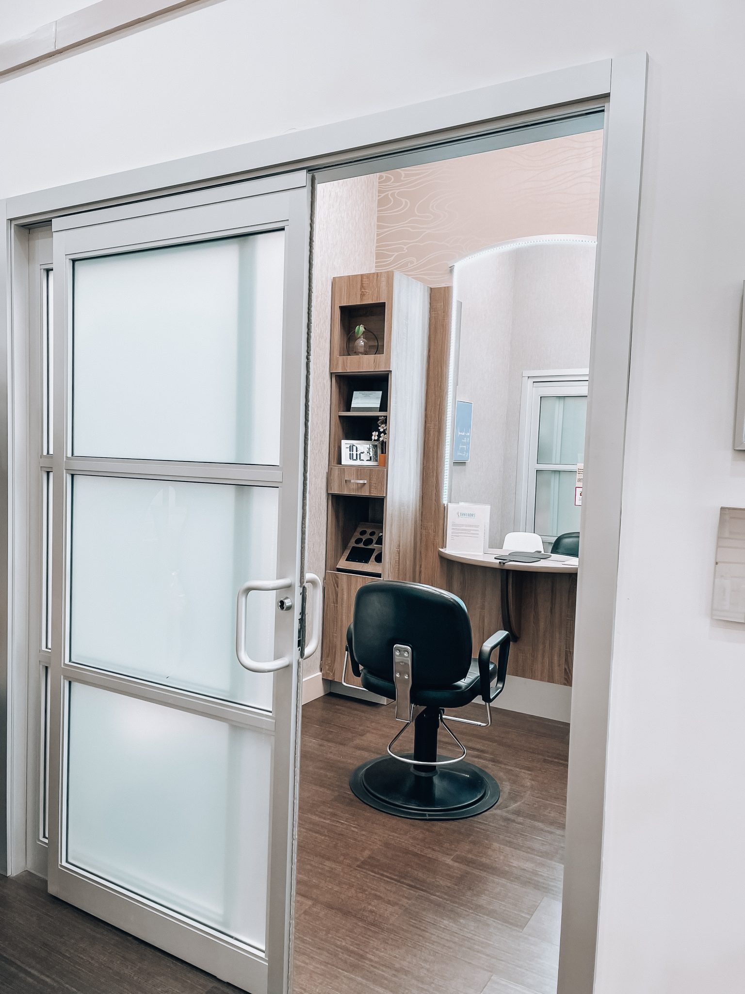 Best Wig Shops in Kansas City Bravadas Wig Store Kansas City • COVET