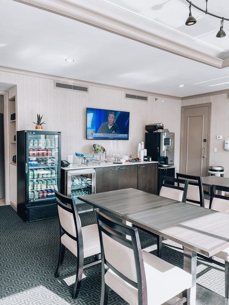 Best Hotels in Downtown Tulsa - Hyatt Regency Tulsa Downtown Reviews - Downtown Tulsa Hotel with Pool - Downtown Tulsa Hotels with Indoor Pool - Downtown Tulsa Hotels with Rooftop Pool