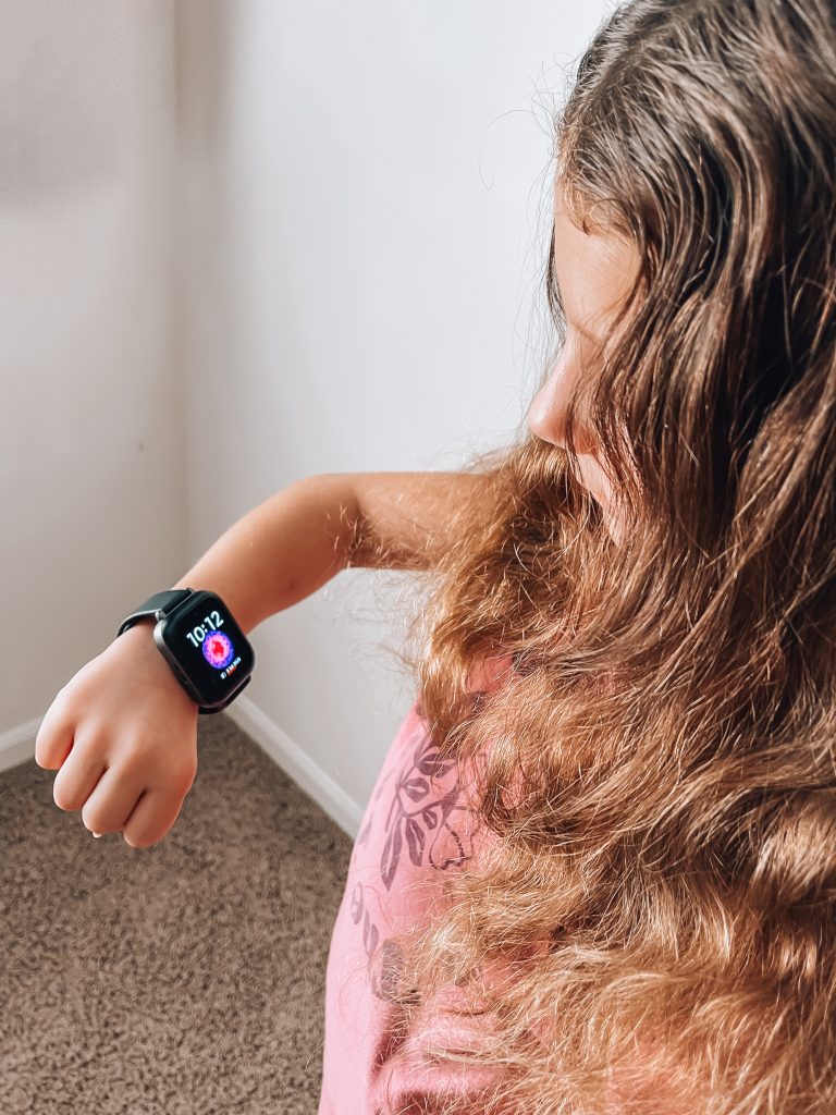 Kids Smart Watch - Back to School Safety with Bark Watch for Kids - Send your kids back to school the safe way with the best kids smart watch -- Bark Watch reviews are here!