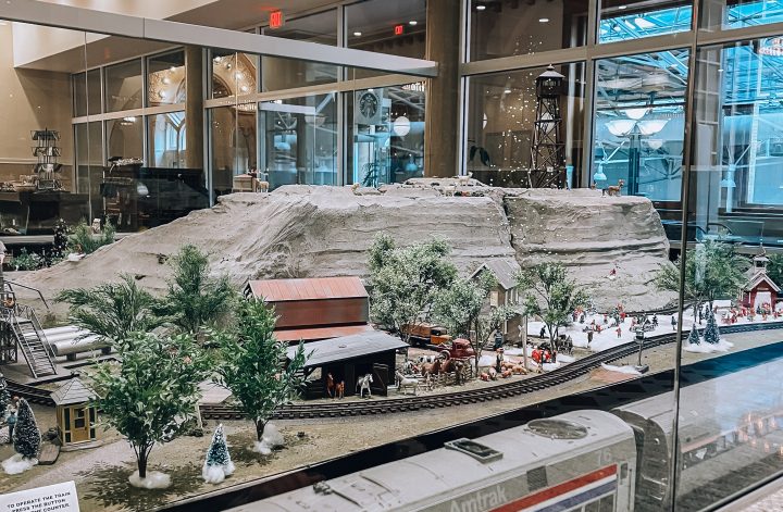 Hotels for Train Lovers - St Louis Union Station Hotel Reviews - Train themed hotel, St Louis train hotel, downtown STL hotels, hotels near St Louis Arch, Hilton St Louis hotels